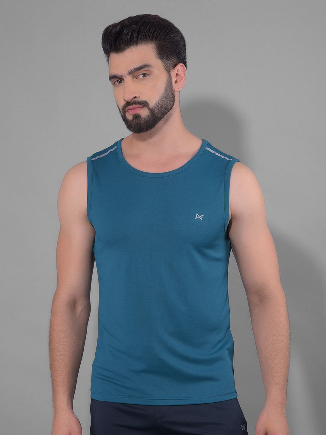 

Force NXT Men Coolmax Anti Viral Anti Odour Solid Sleeveless T-shirt, Green