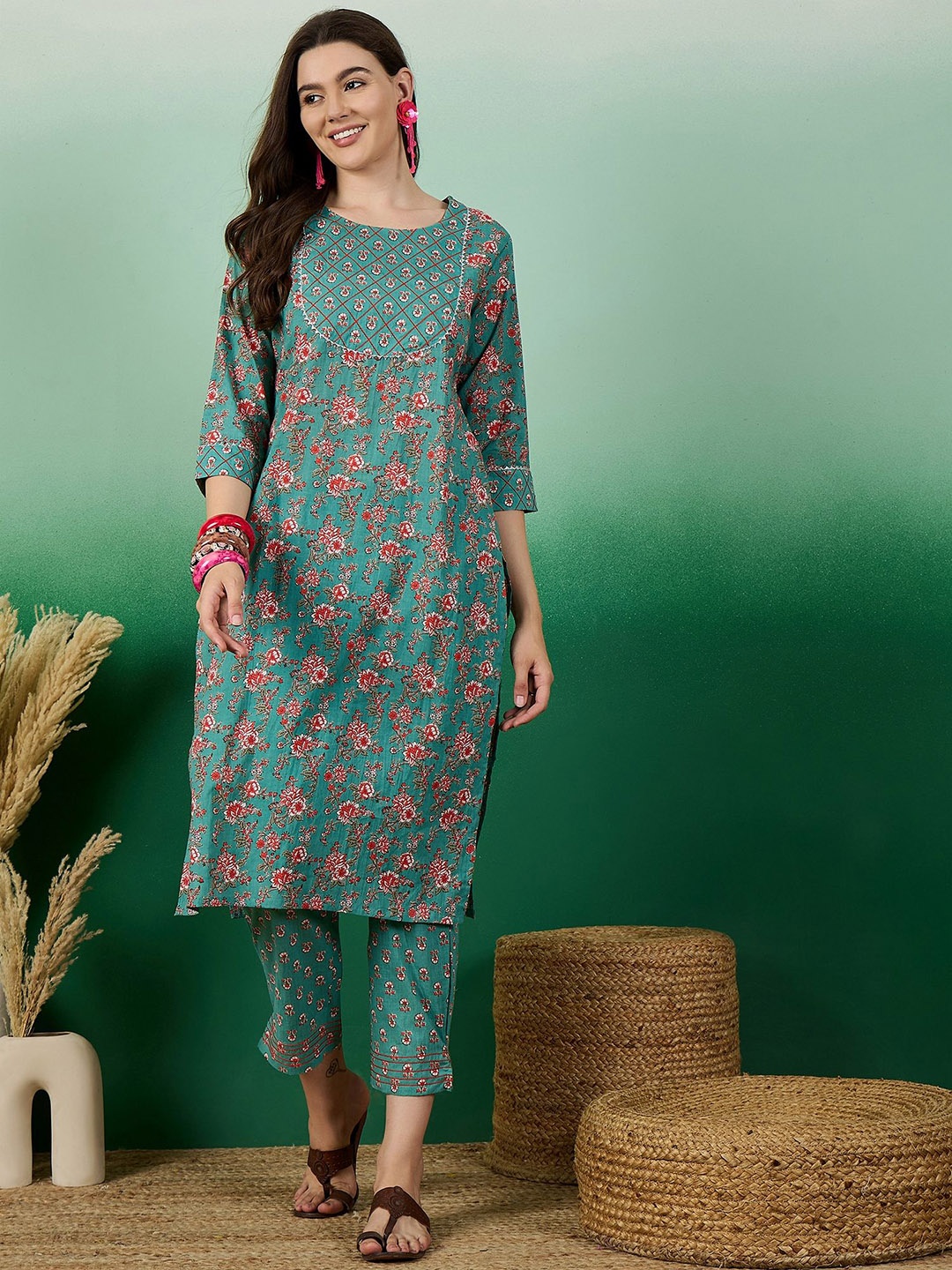 

SERONA FABRICS Floral Printed Round Neck Pure Cotton Kurta With Trousers, Turquoise blue