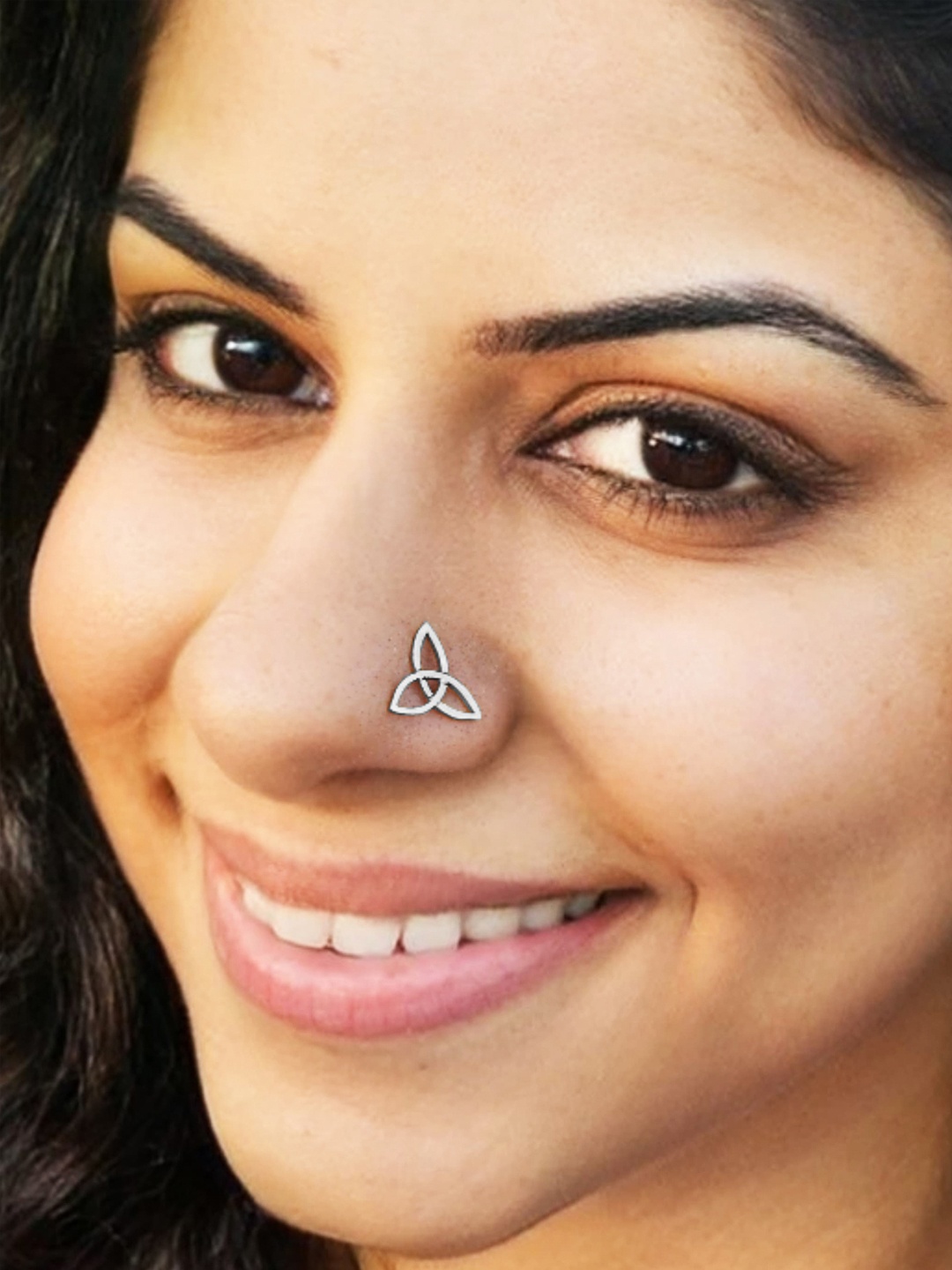 

Goldnera Silver-Plated 925 Sterling Silver Stud Nosepin
