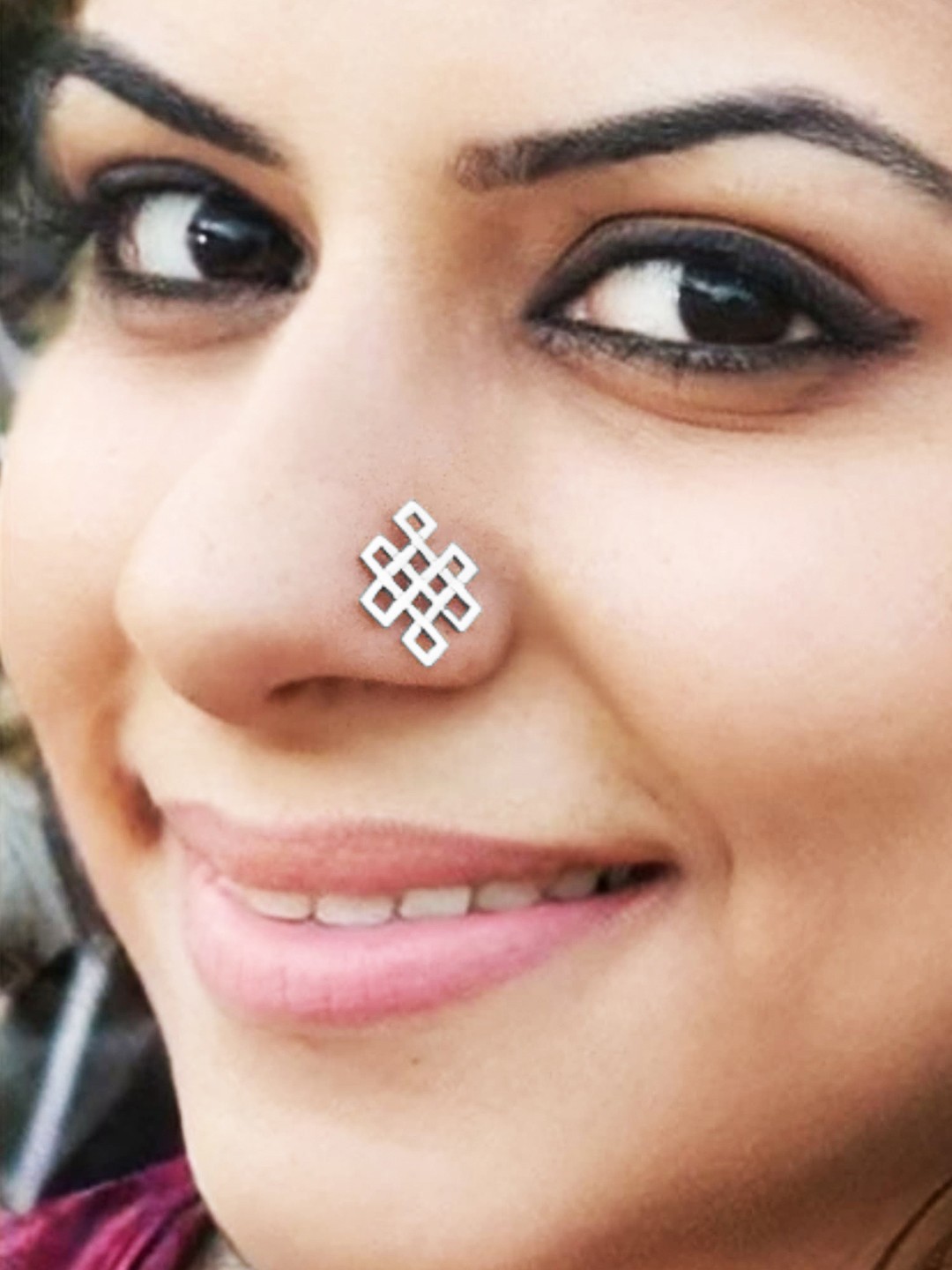

Goldnera Silver-Plated 925 Sterling Silver Stud Nosepin