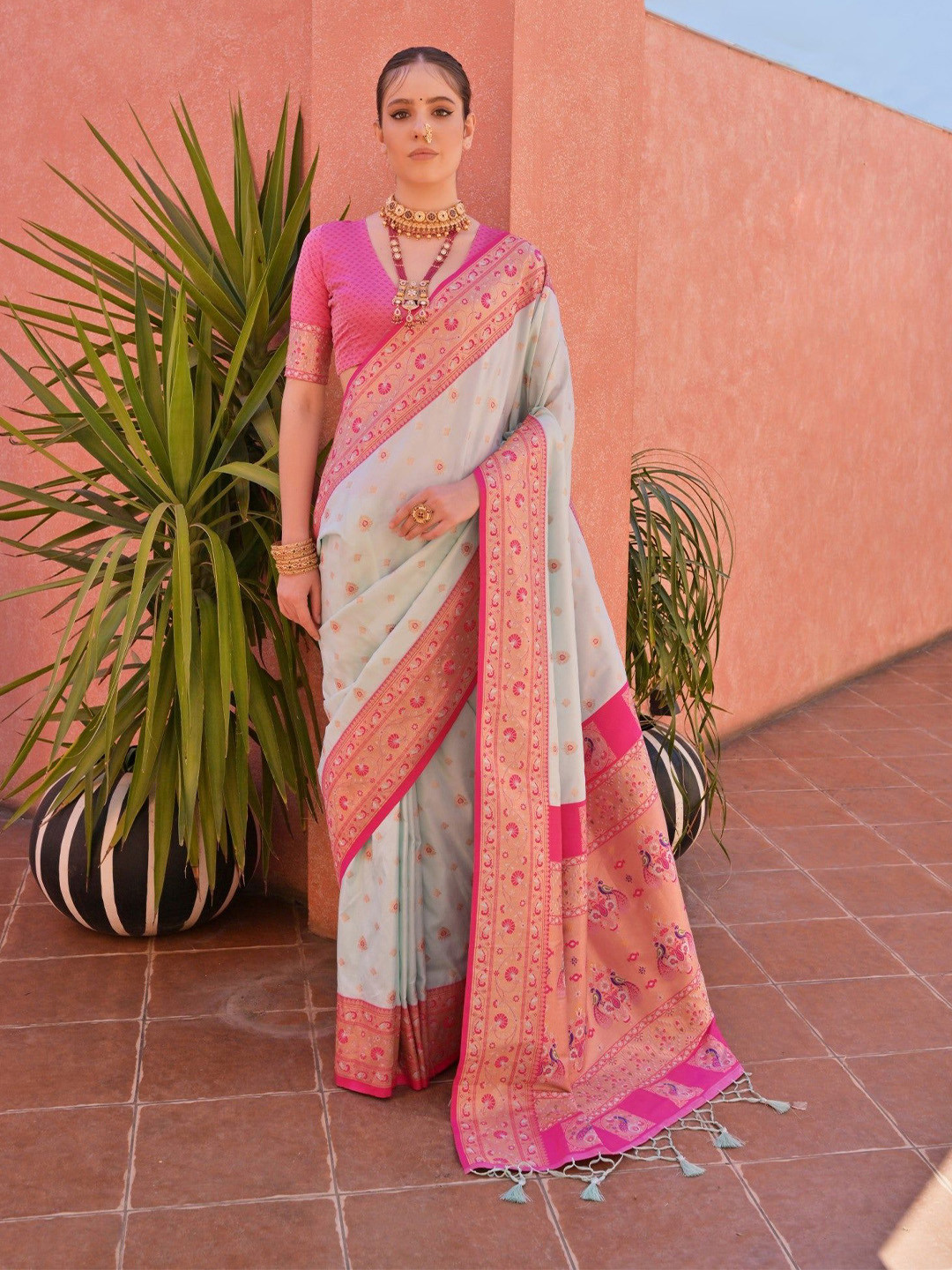 

MySilkLove Woven Design Zari Paithani Saree, White