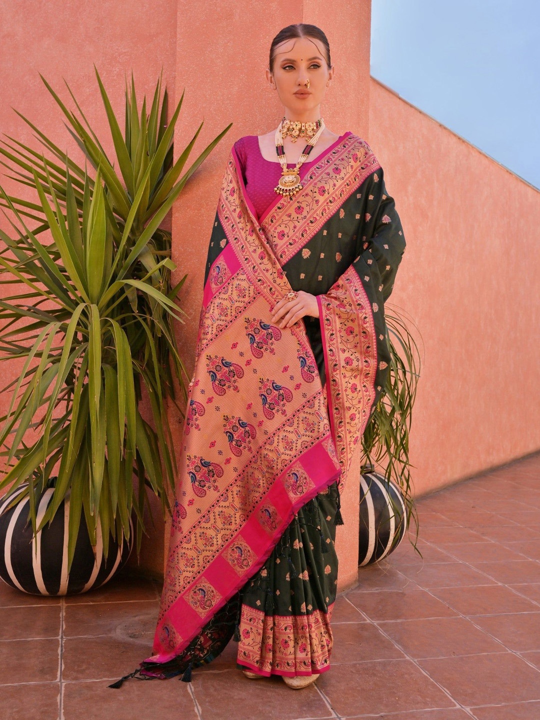 

MySilkLove Woven Design Zari Paithani Saree, Green