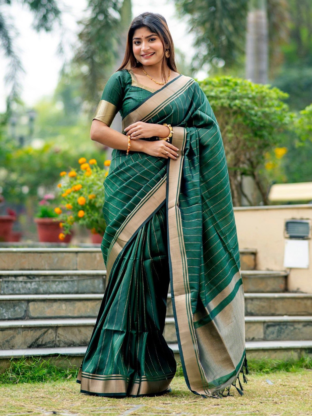 

MySilkLove Woven Design Zari Saree, Green