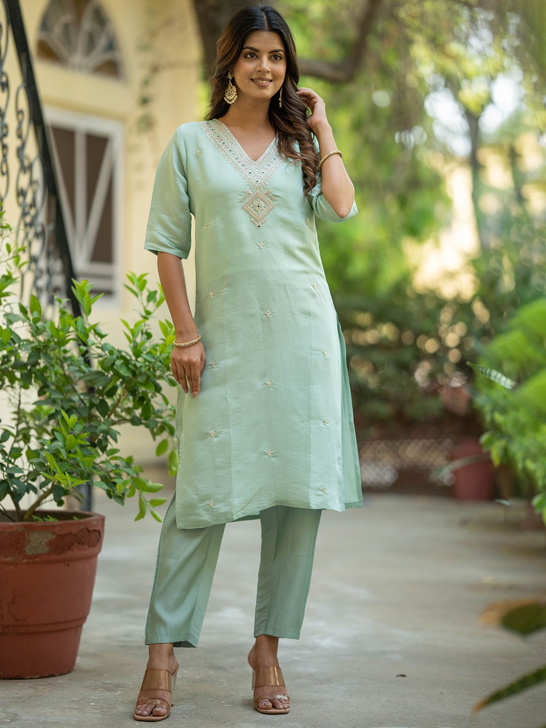 

Navlik Floral Embroidered Sequinned Straight Kurta & Trousers With Dupatta, Turquoise blue