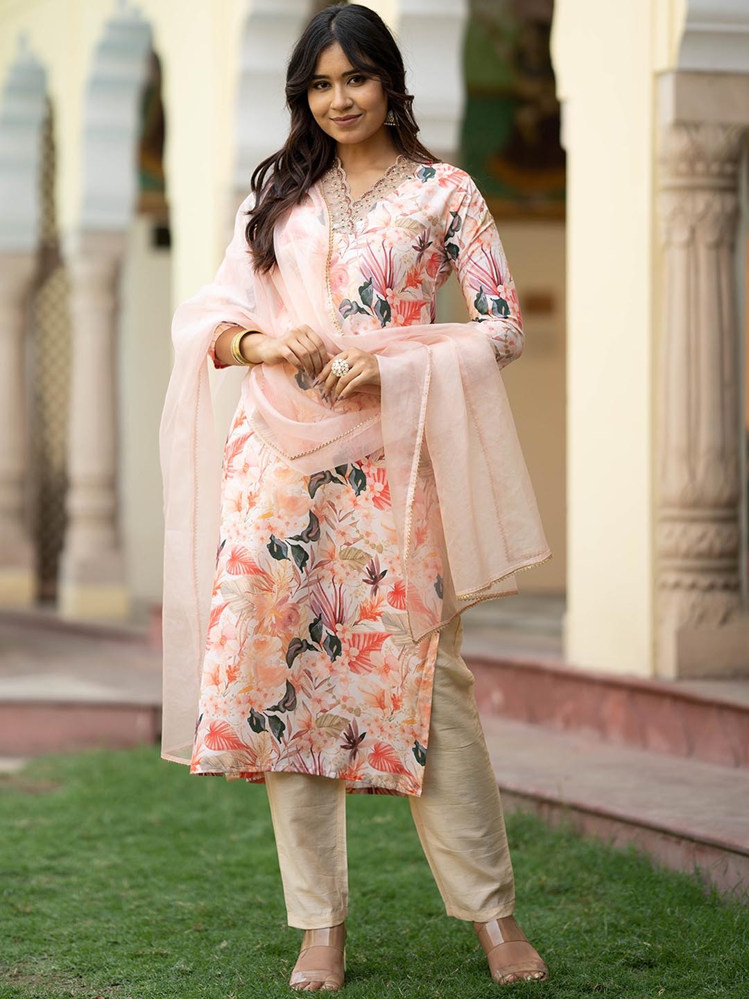 

Navlik Floral Printed Straight Kurta & Trousers With Dupatta, Peach