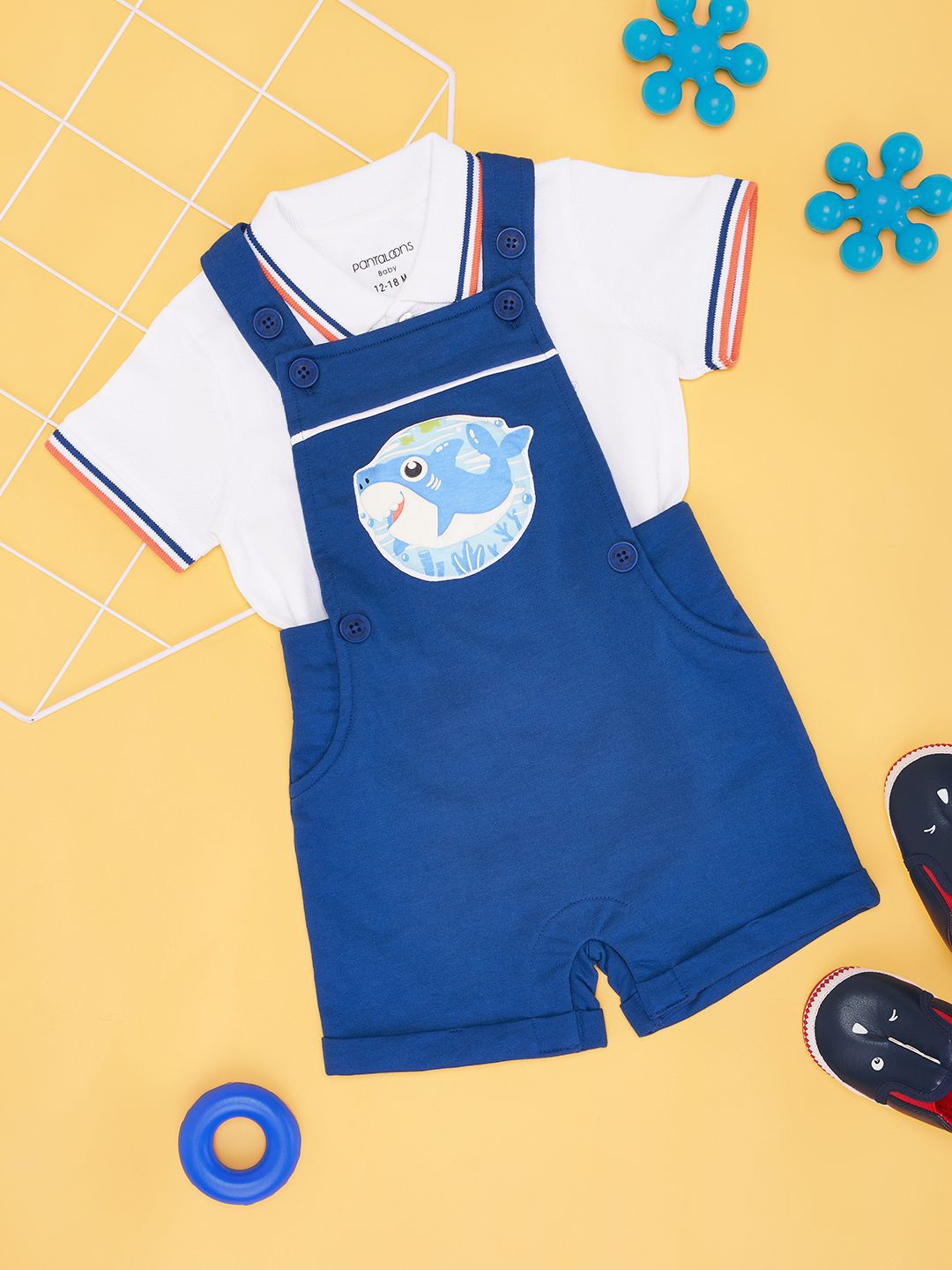 

Pantaloons Baby Infant Boys Graphic Printed Pure Cotton Dungaree With t-shirt, Navy blue