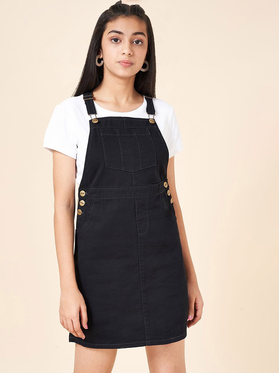 

Coolsters by Pantaloons Girls Short Dungaree With T-Shirt, Black