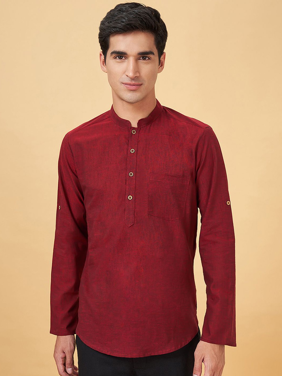 

indus route by Pantaloons Men Chikankari Kurta, Maroon