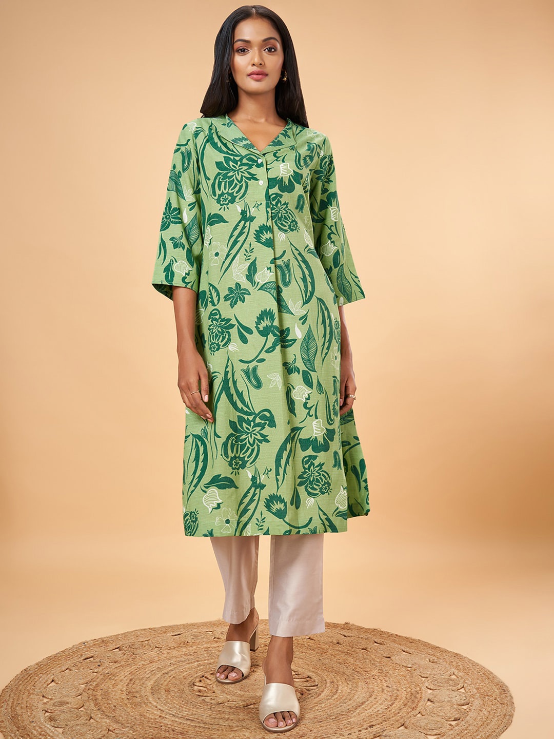 

Marigold Lane Floral Printed V-Neck A-Line Kurta, Green