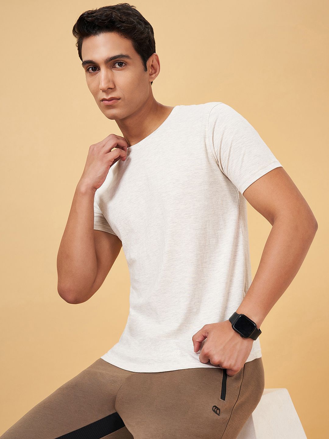 

Ajile by Pantaloons Men V-Neck Extended Sleeves Pockets T-shirt, Off white