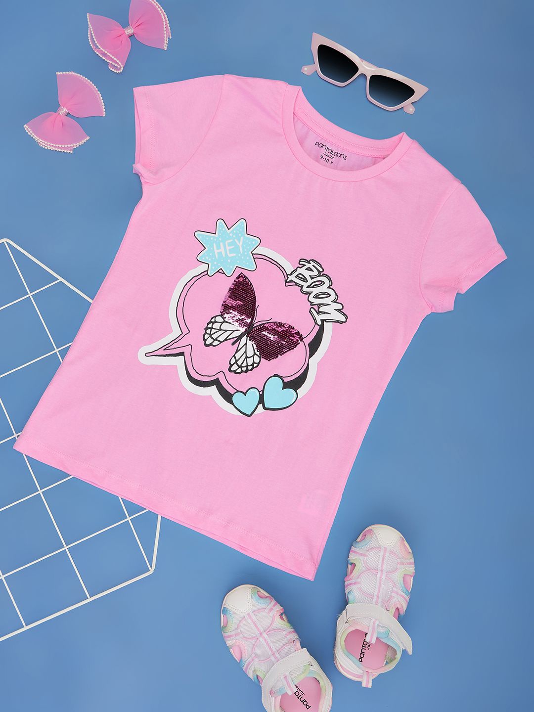 

Pantaloons Junior Girls Printed V-Neck Applique T-shirt, Pink
