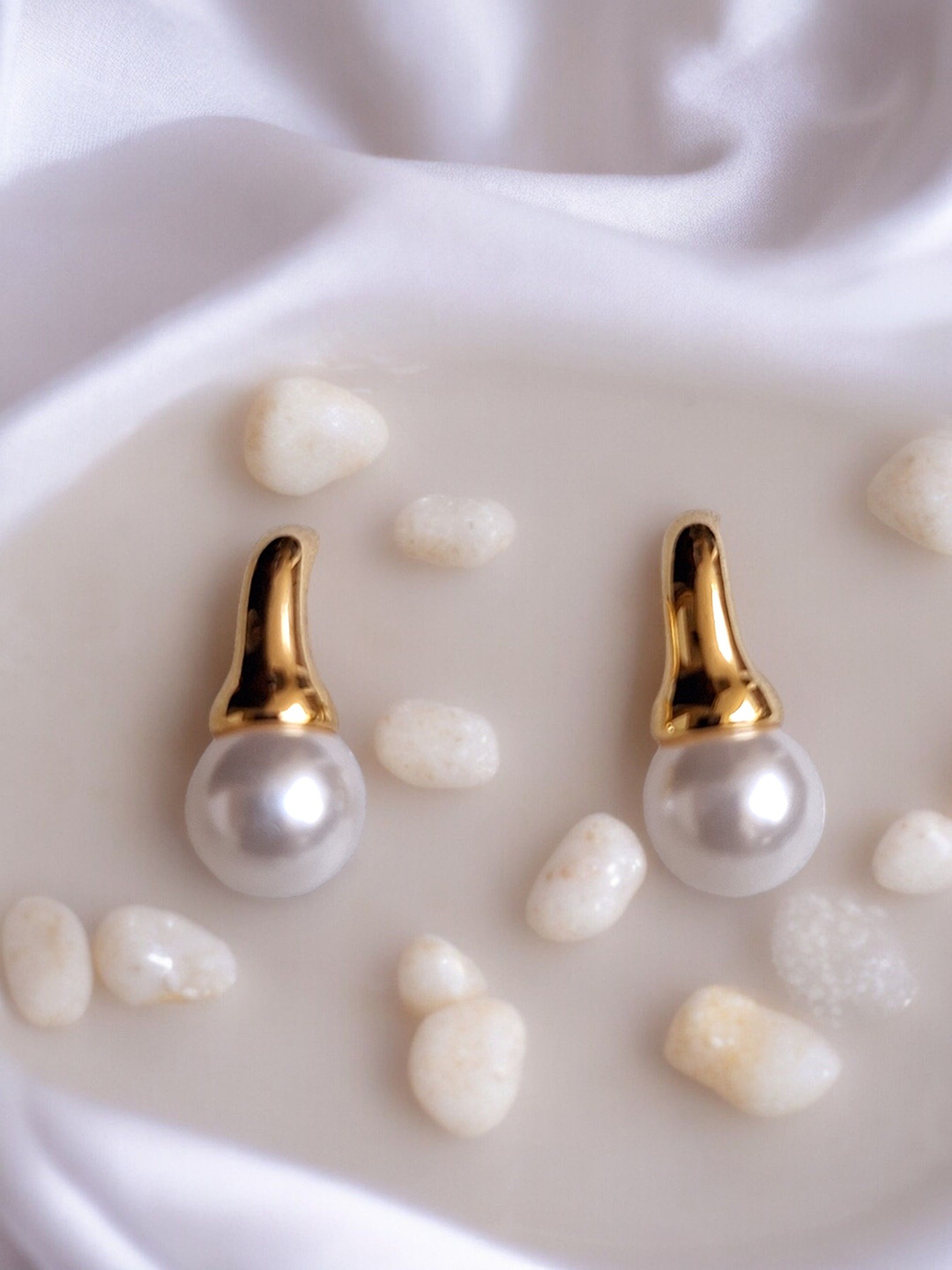 

XAGO Gold-Plated Artificial Beads Contemporary Studs Earrings