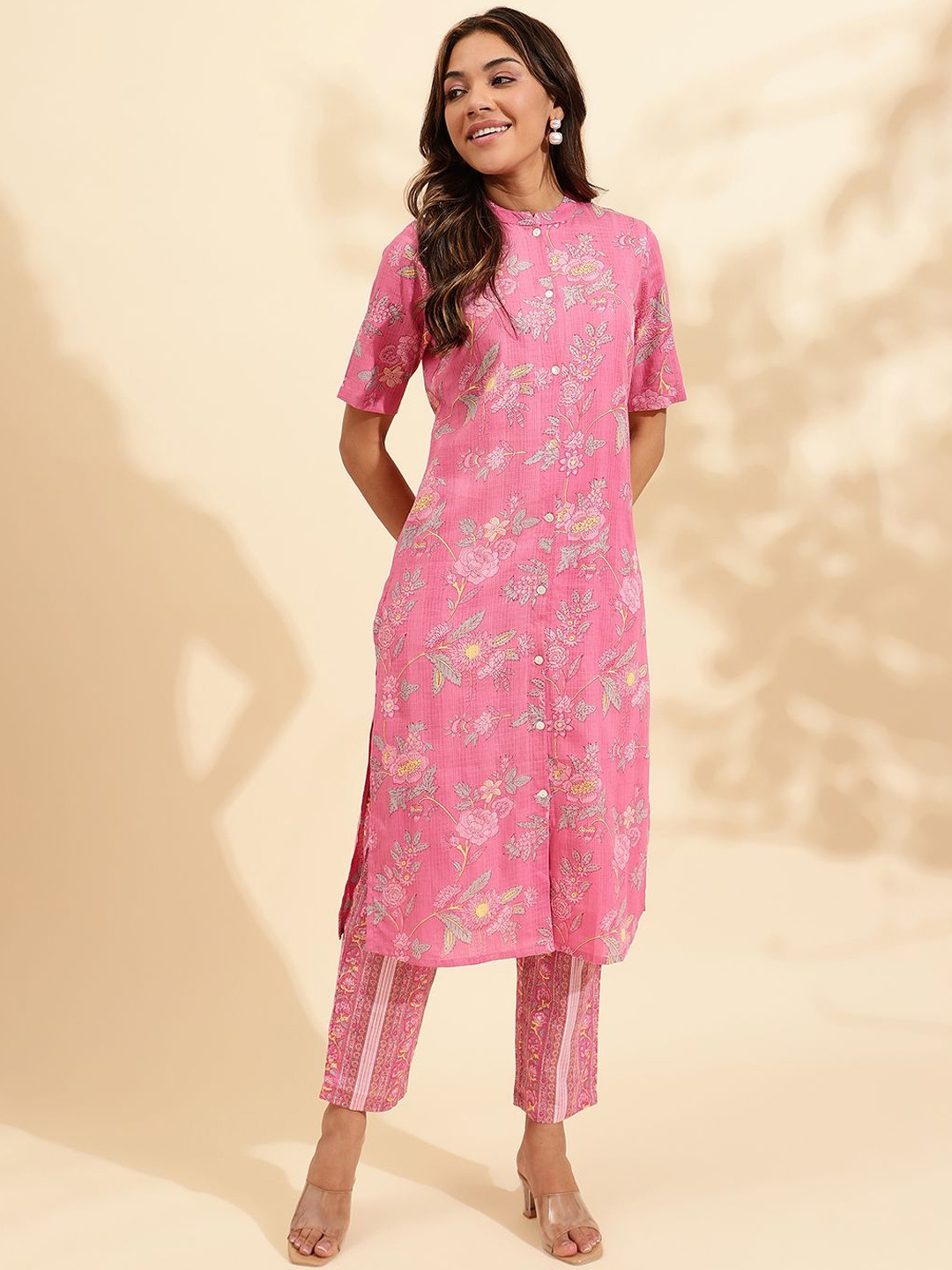 

Sringam Floral Printed Mandarin Collar Regular Pure Cotton Kurta & Trousers, Pink
