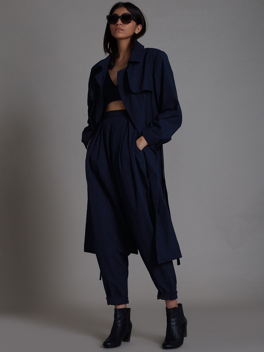 

MATI Women without Longline Tailored Jacket with Embroidered, Navy blue