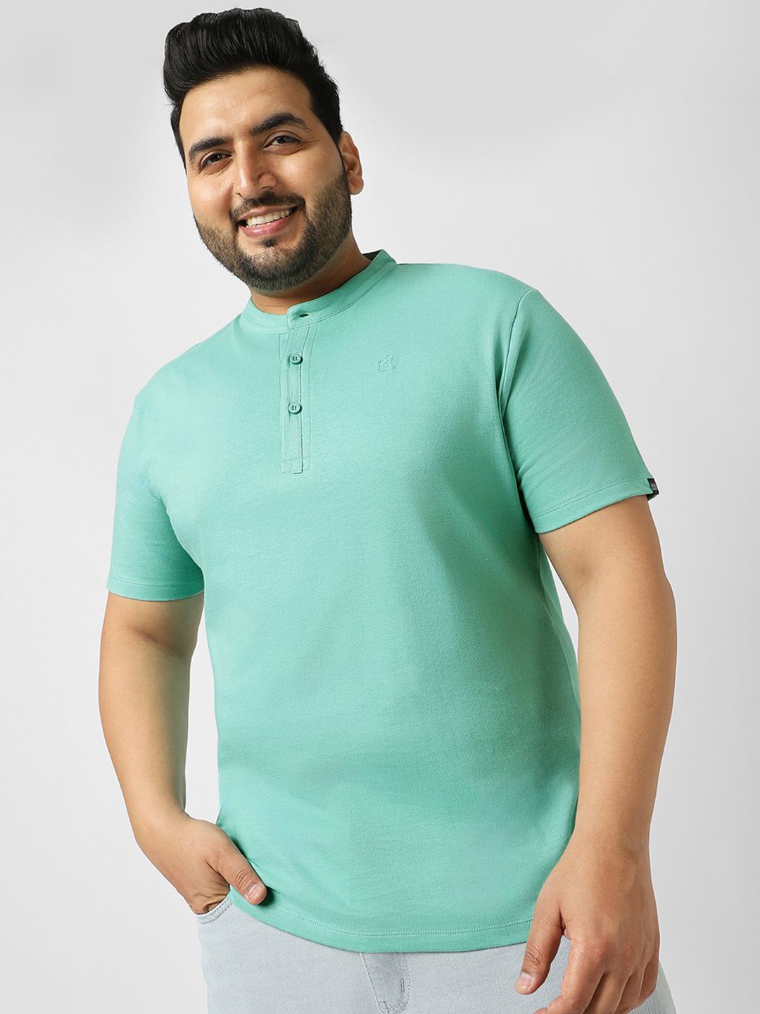 

Urbano Plus Men's Nile Blue Solid Mandarin Collar Regular Fit Half Sleeve Cotton T-Shirt, Green