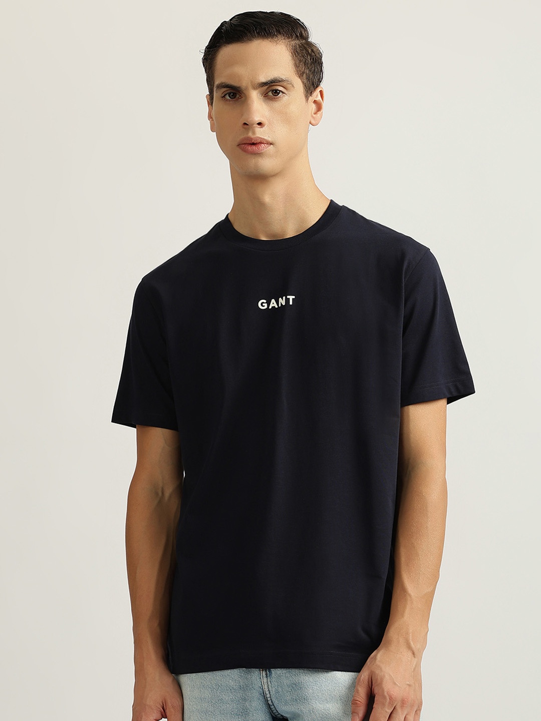 

GANT Men Regular Fit Solid Round Neck Casual T-shirt, Navy blue