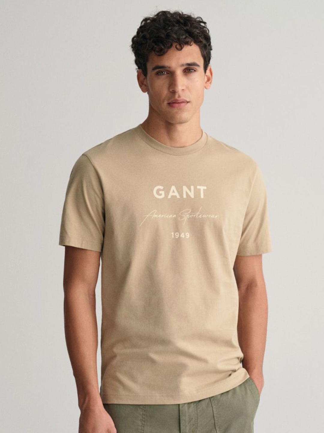

GANT Men Typography Printed Organic Cotton Raw Edge T-shirt, Khaki