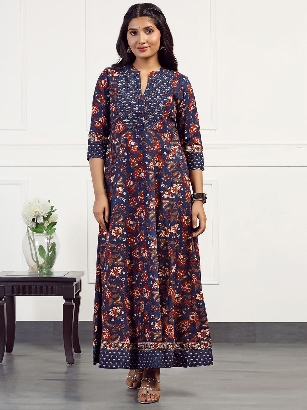 

FASHION DREAM Floral Printed Notch Neck Pure Cotton A-Line Kurta, Navy blue
