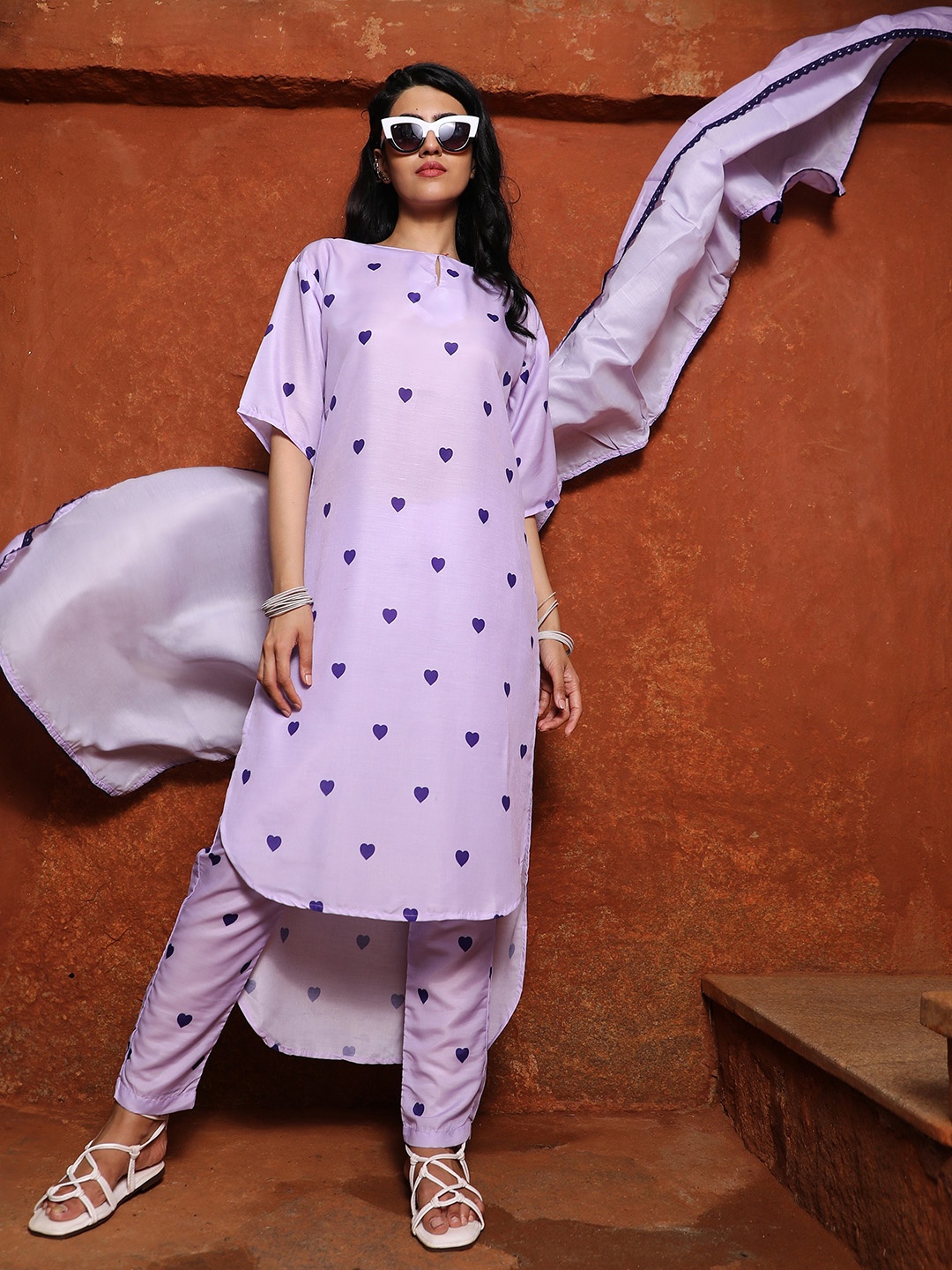 

QISSA Geometric Printed Keyhole Neck Straight Kurta With Trousers & Dupatta, Purple