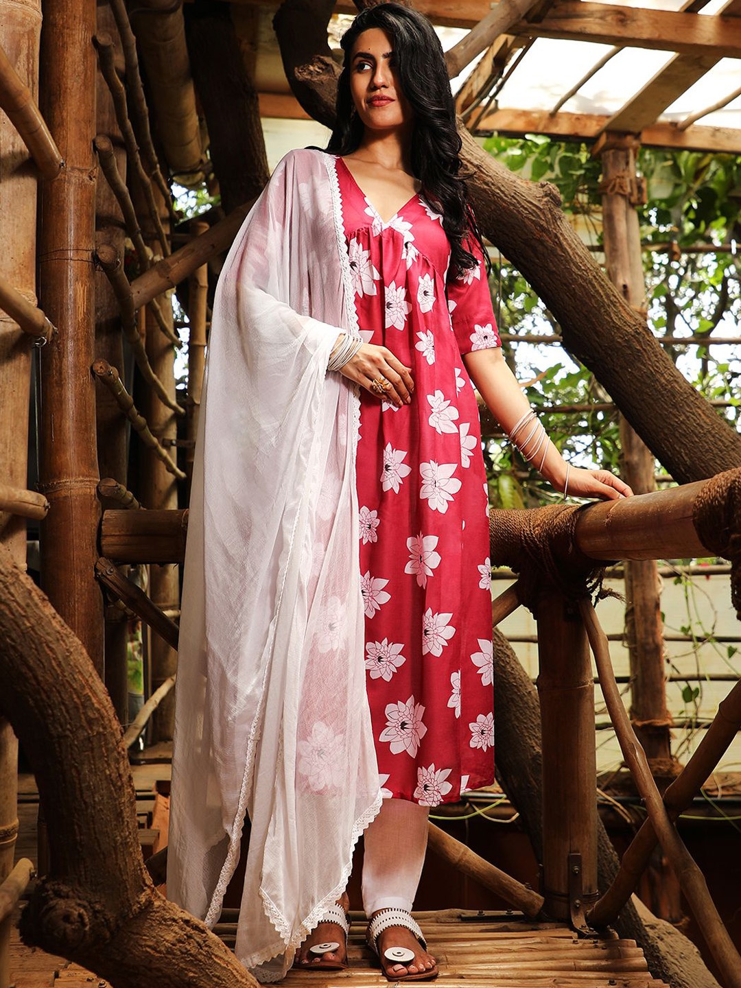 

QISSA Floral Printed V-Neck Empire Anarkali Kurta With Trousers & Dupatta, Red