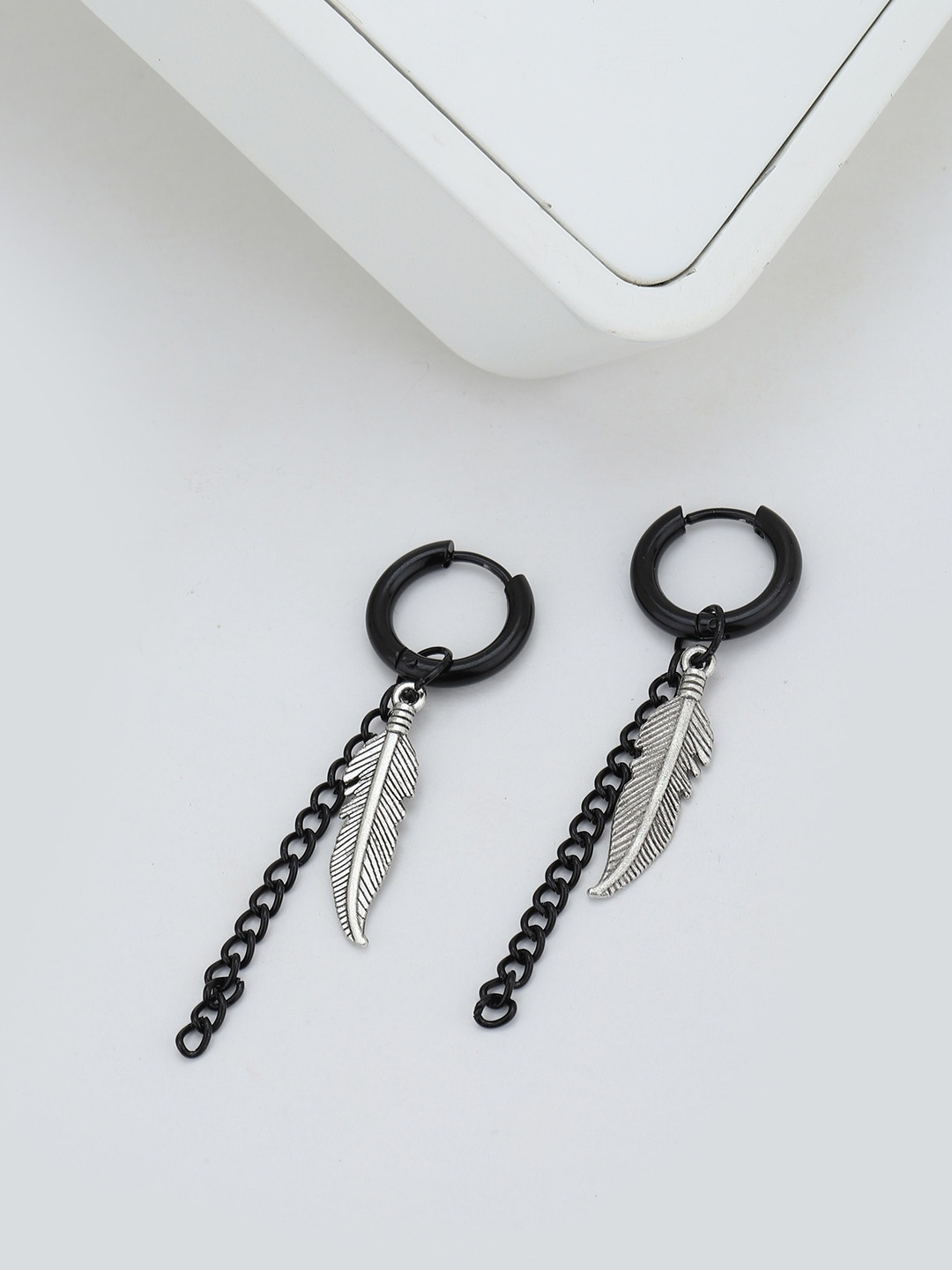 

Carlton London Men Silver Plated Leaf with Enamel Stainless Steel Hoop Earrings