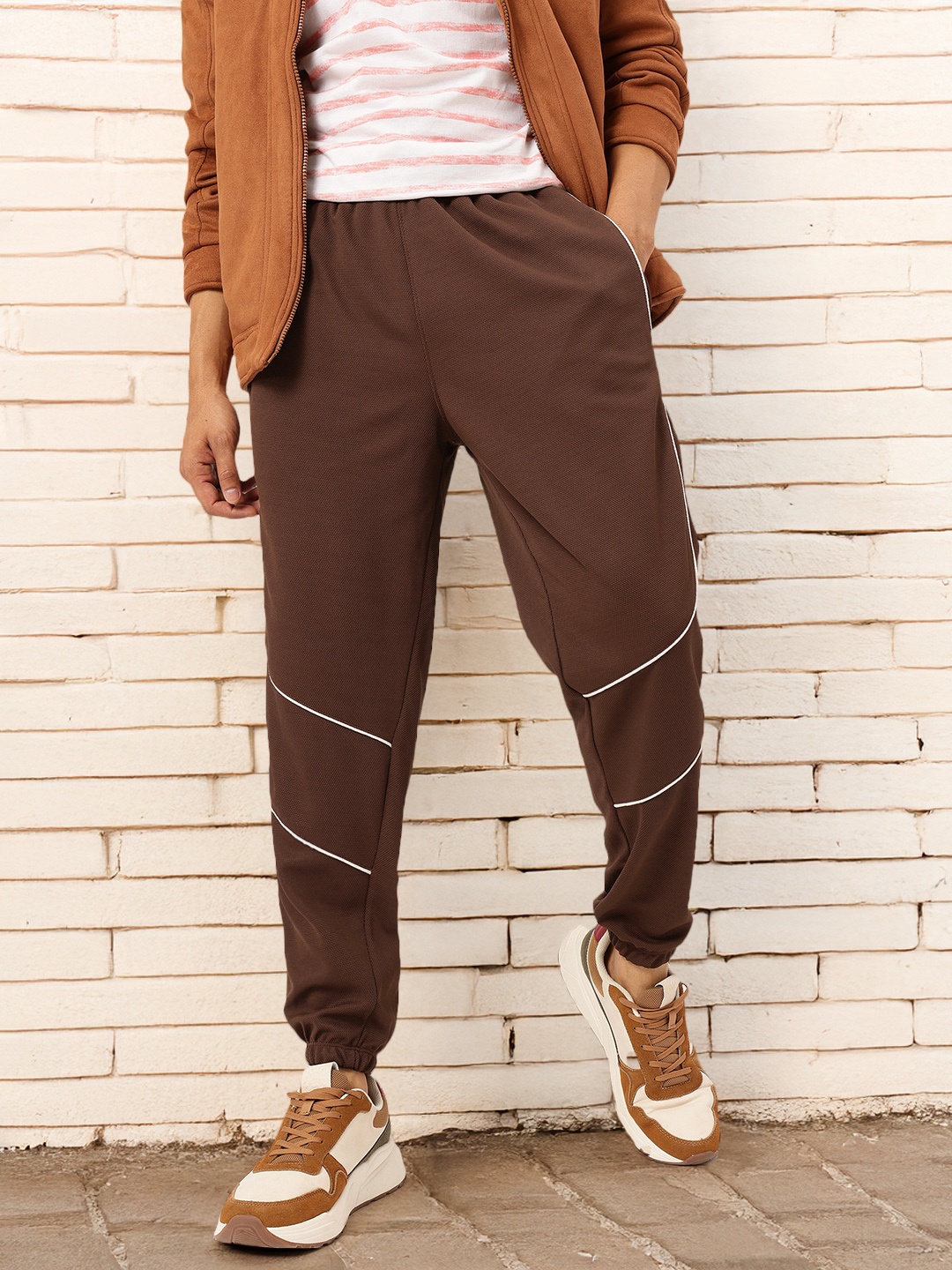 

Kook N Keech Men Vacationcore Textured Joggers, Brown