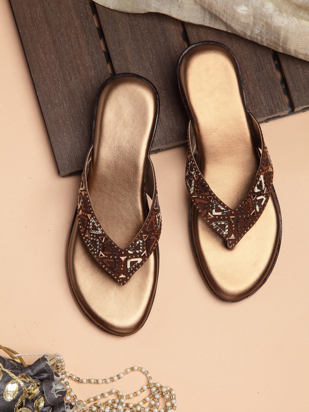 

sneakers villa Women Embellished Ethnic T-Strap Flats, Copper