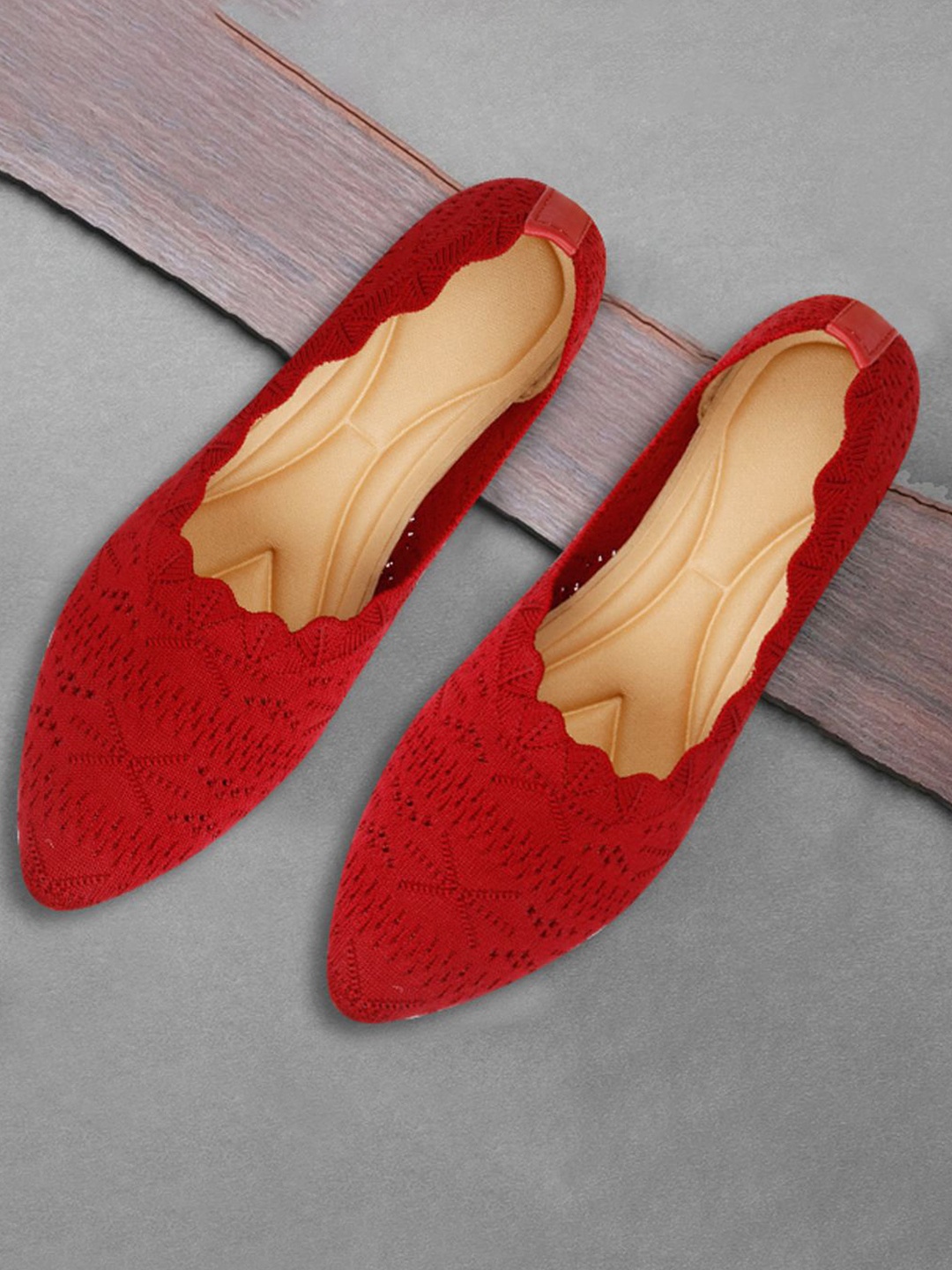 

sneakers villa Women Textured Ballerinas Flats, Red
