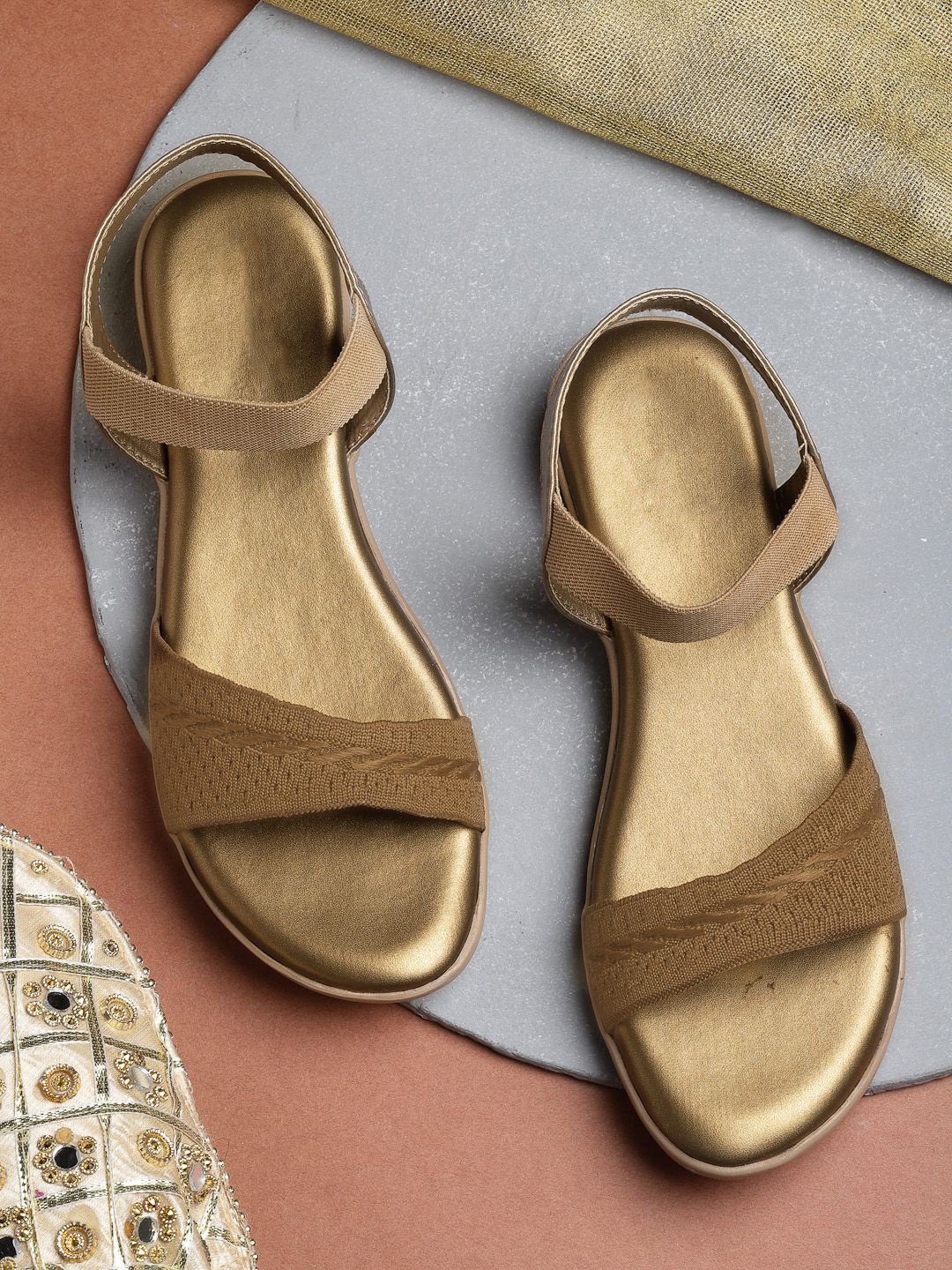 

sneakers villa Women Open Toe Flats, Copper