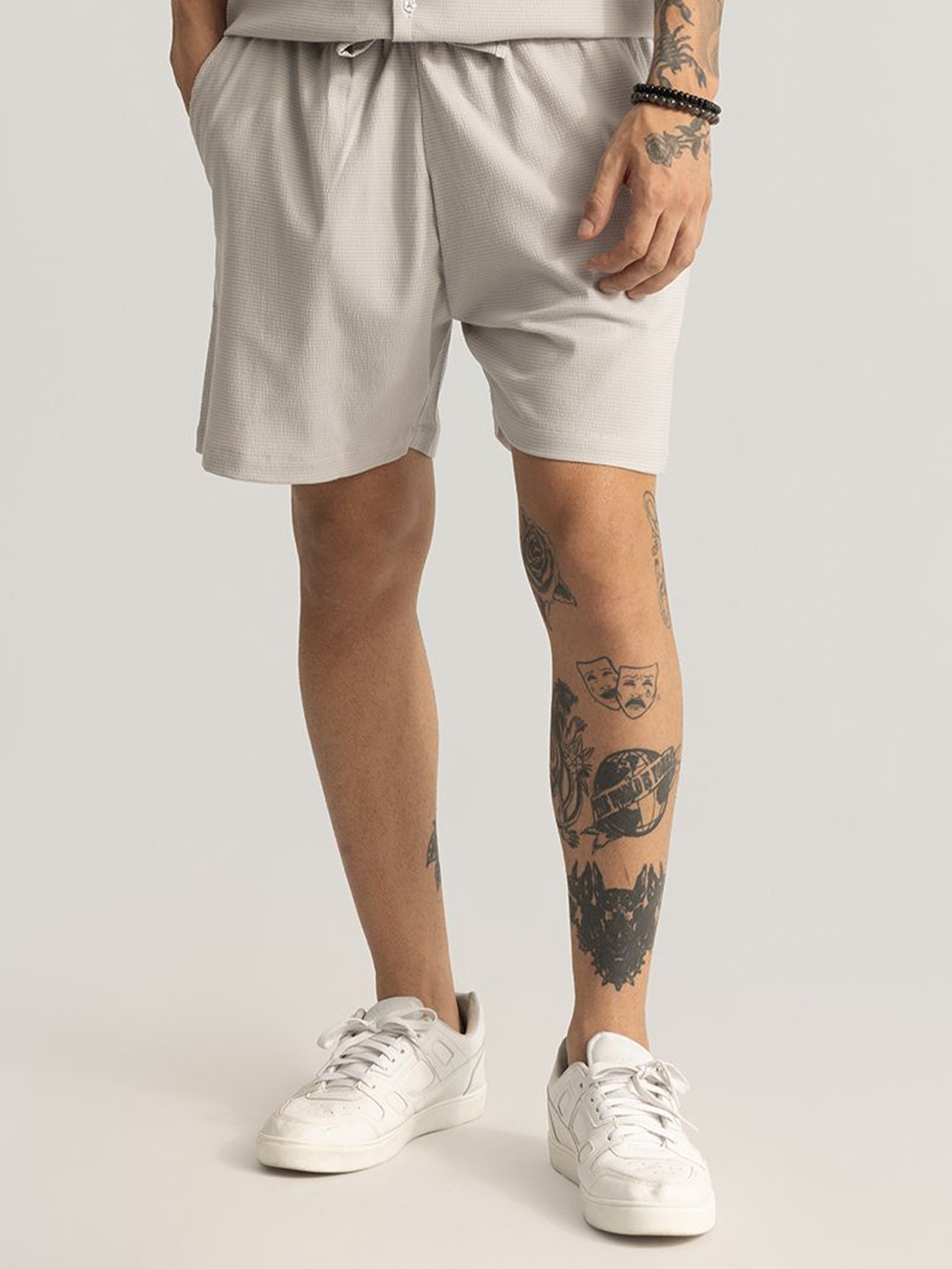 

Snitch Men Beige Slim Fit Shorts