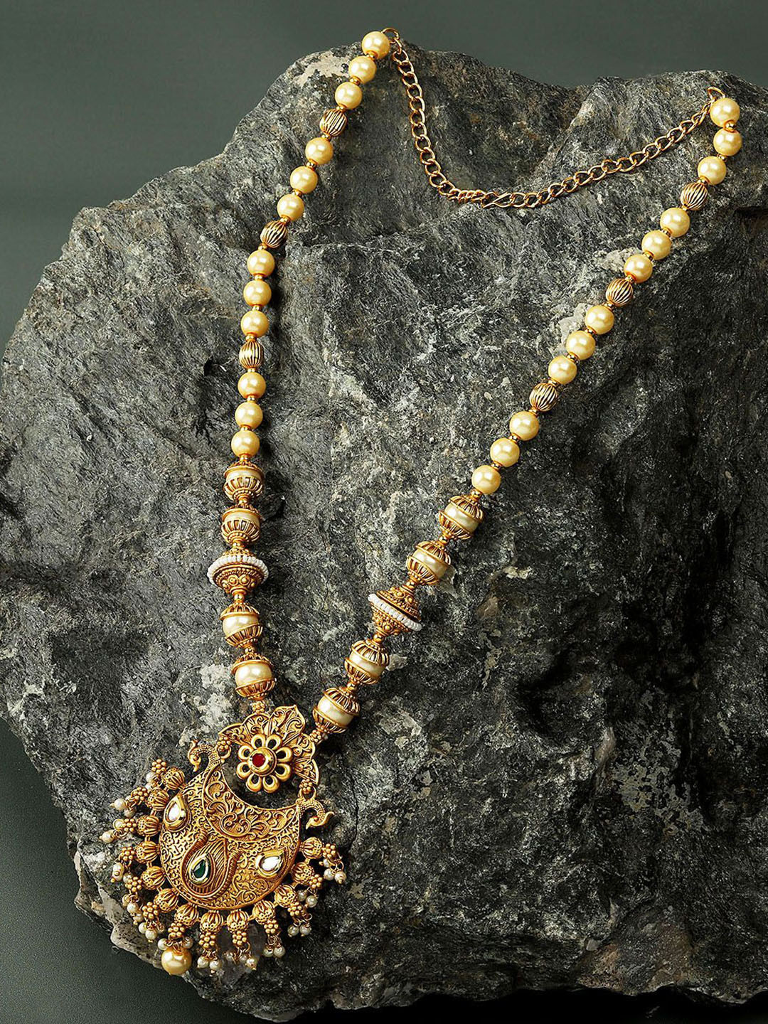 

IGP Gold-Plated Kundan Studded & Pearl-Beaded Jewellery Set
