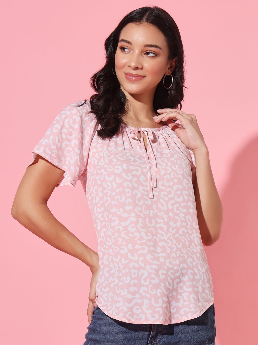 

Trend Arrest Abstract Printed Tie-Up Neck Top, Pink