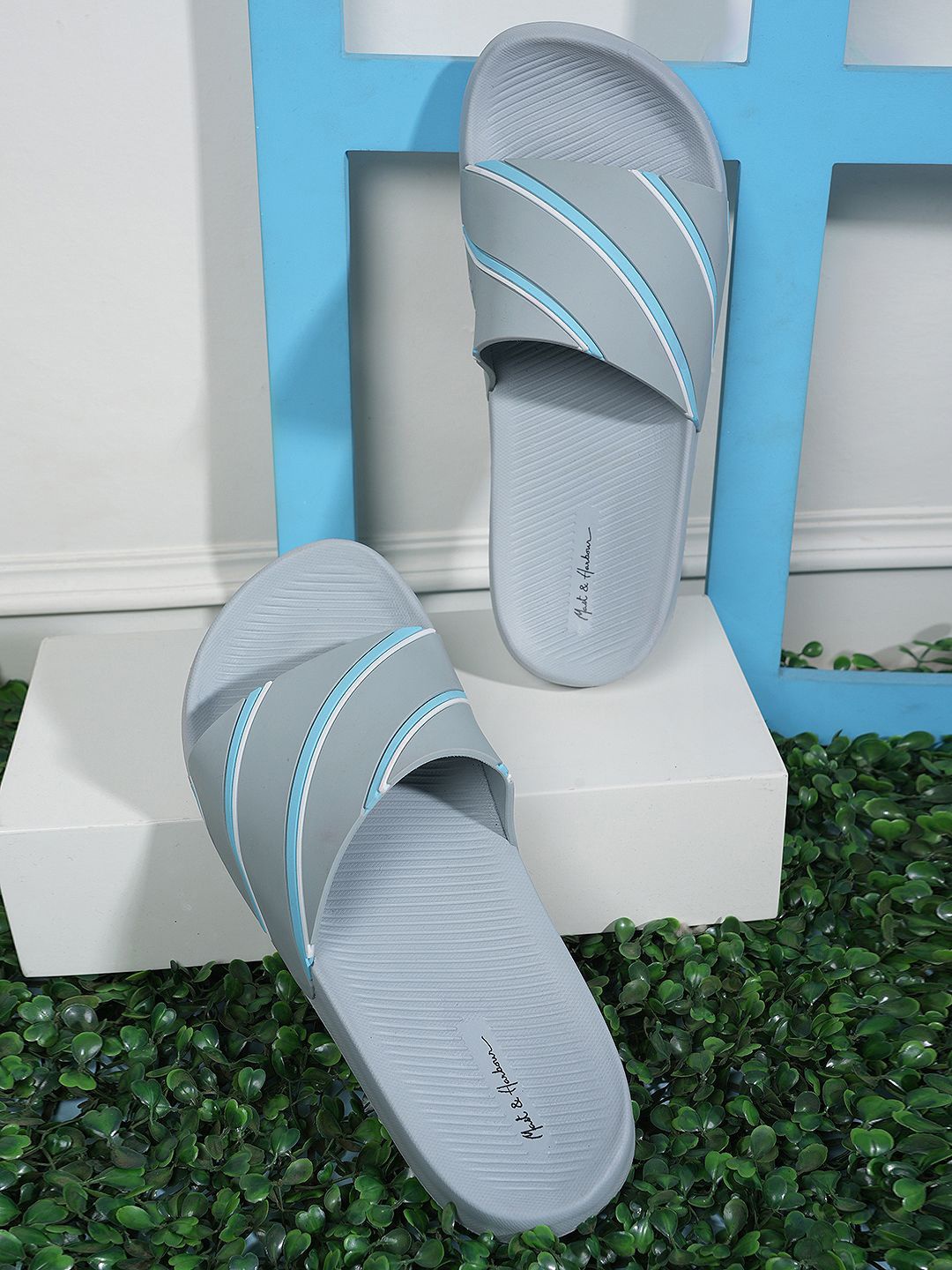 

Mast & Harbour Men Grey Printed Rubber Sliders