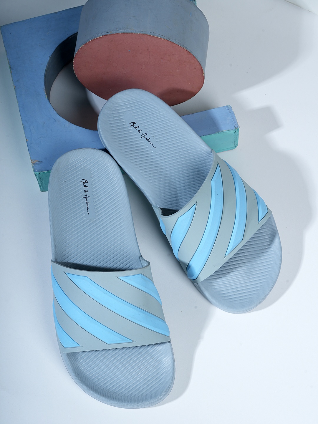 

Mast & Harbour Men Grey Printed Rubber Sliders