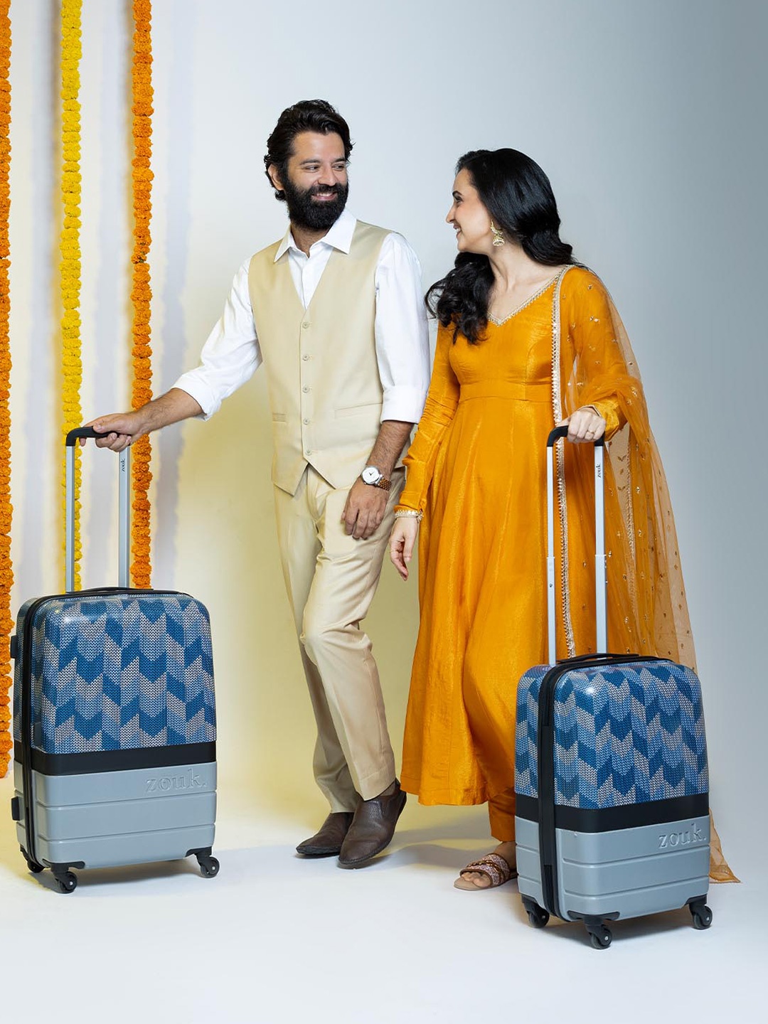 

ZOUK Himachal Chevron Grey Set of 2 Medium & Large Raahi Trolley Bags