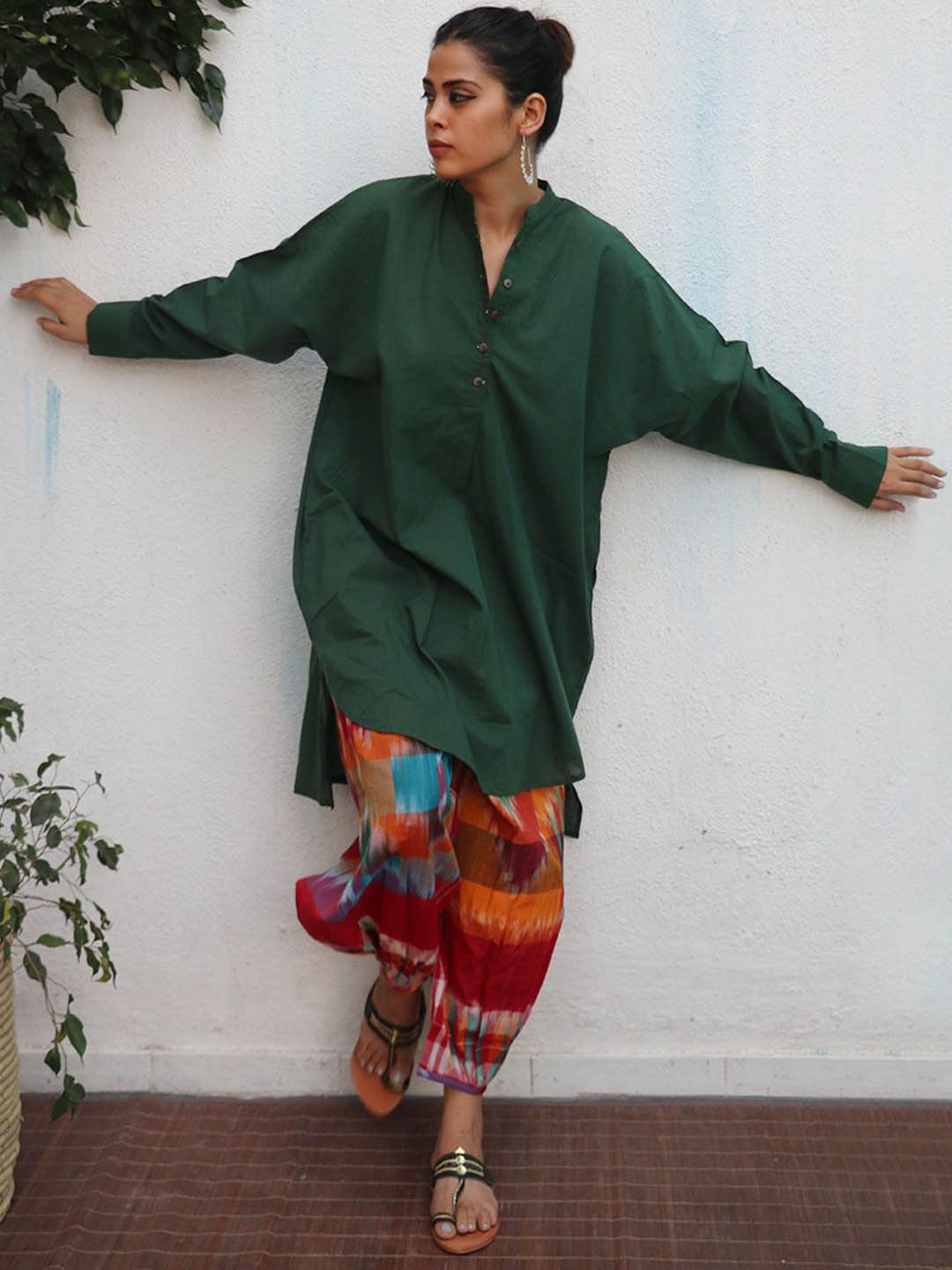 

Chidiyaa Mandarin Collar Long Sleeves Thread Work Khadi Pure Cotton A-Line Kurta, Green