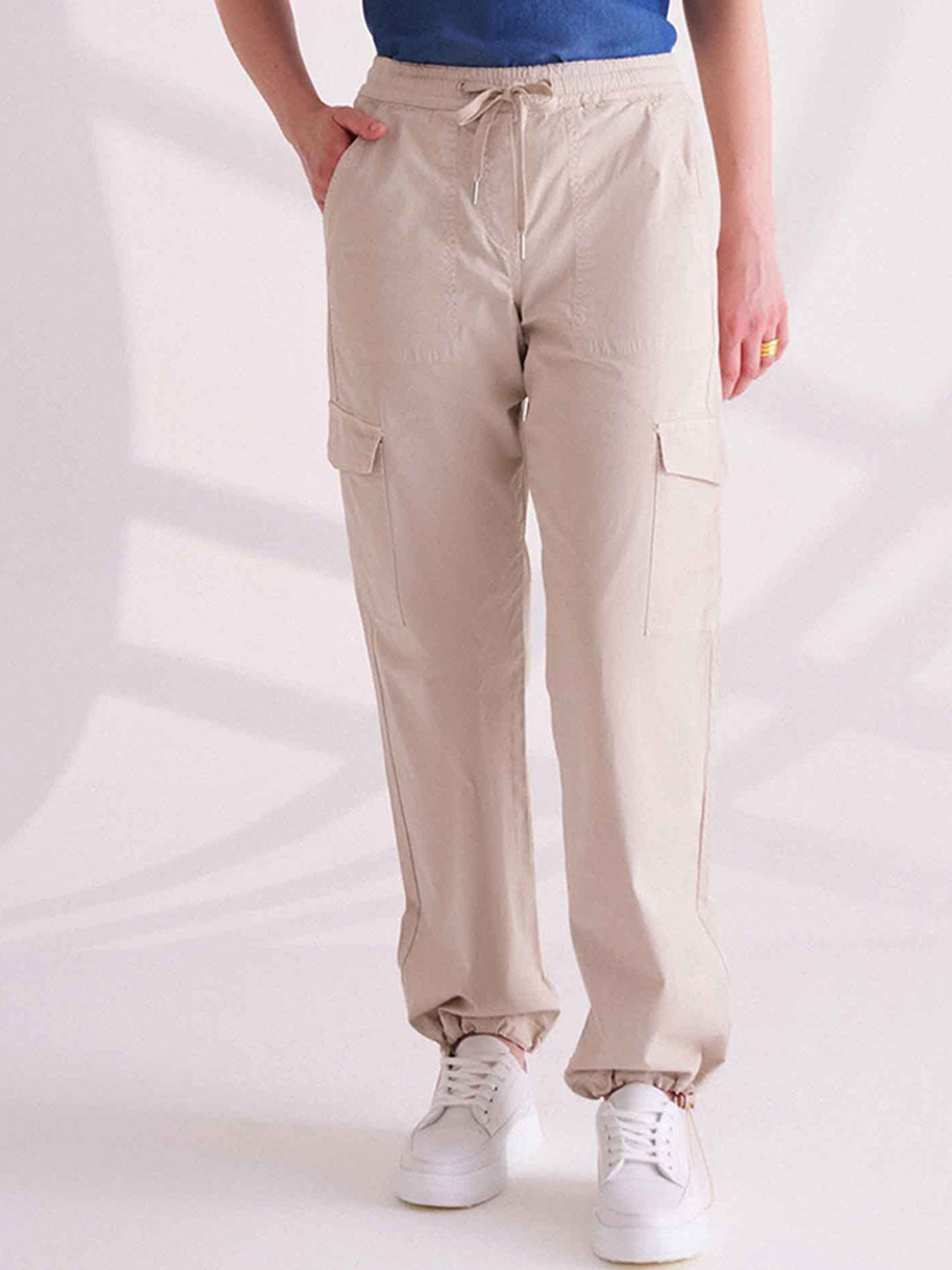 

B.Copenhagen Women Relaxed Cargos Pants, Cream