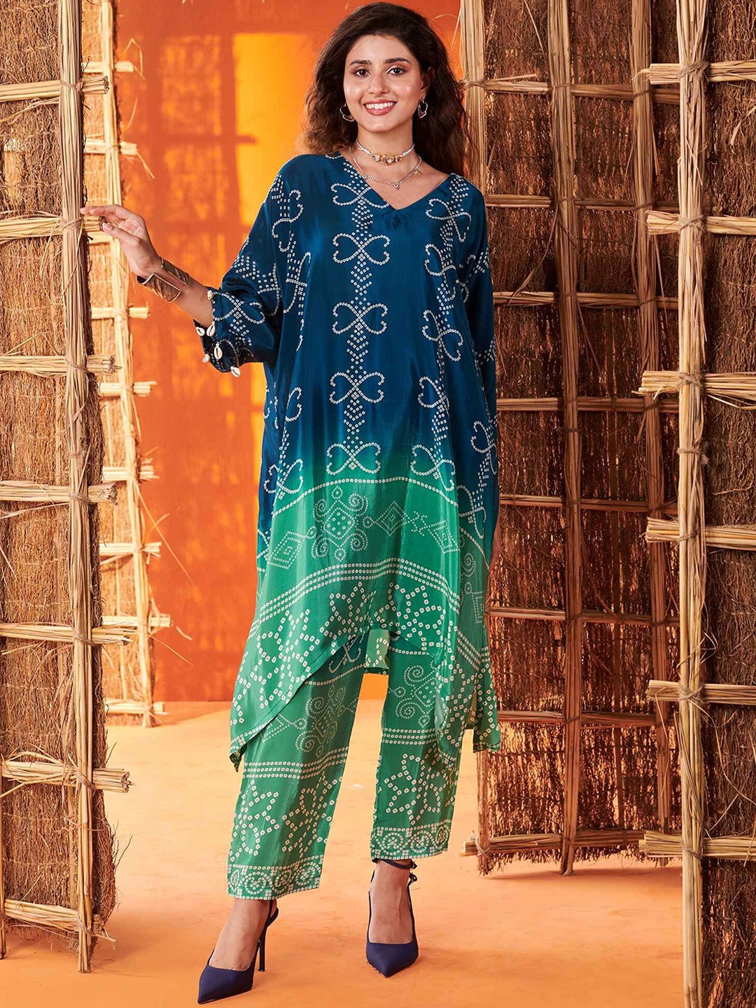 

KARAJ JAIPUR Printed V-Neck Tunic With Trousers, Blue