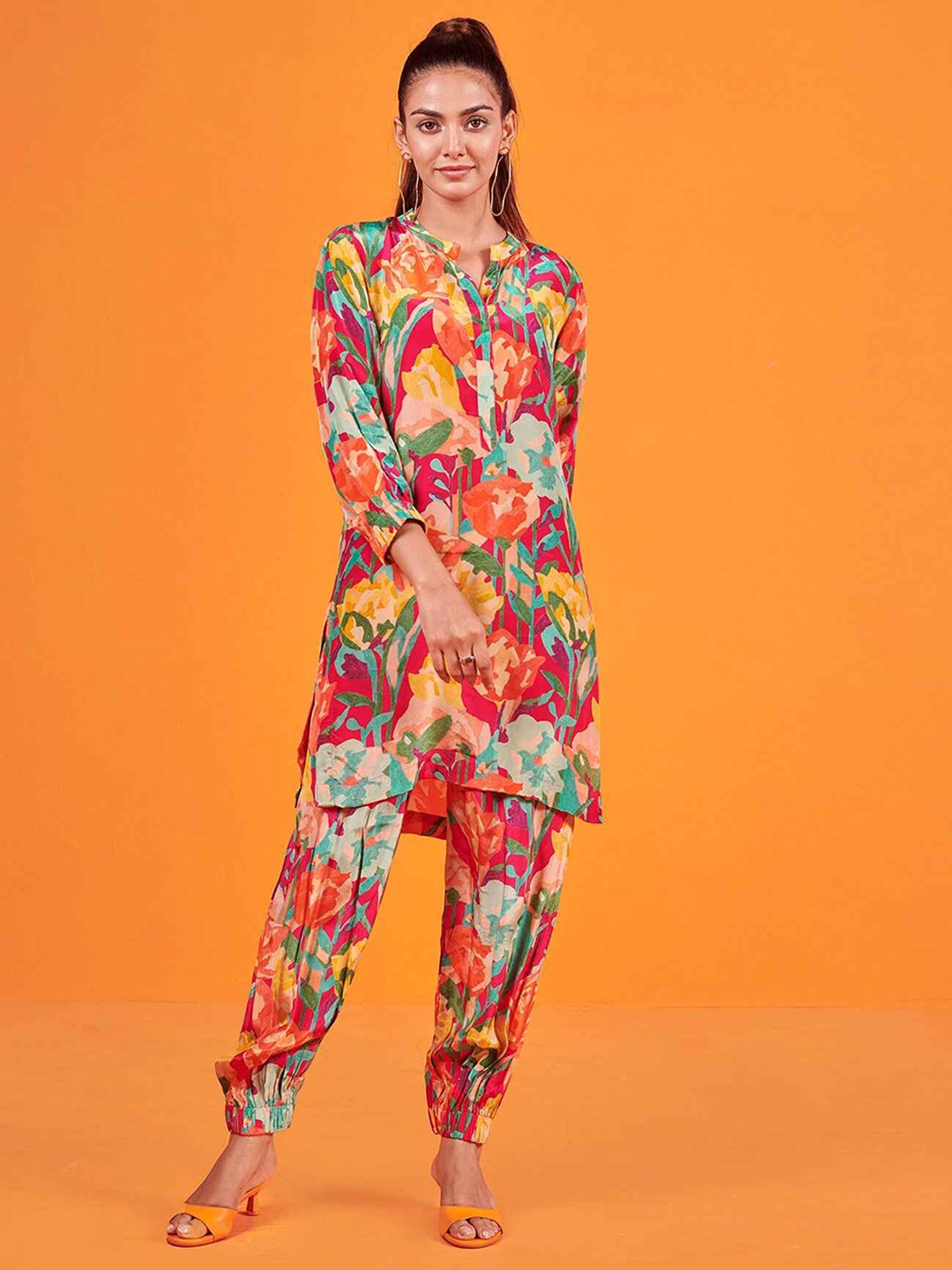 

KARAJ JAIPUR Printed Mandarin Collar Tunic & Trousers, Red
