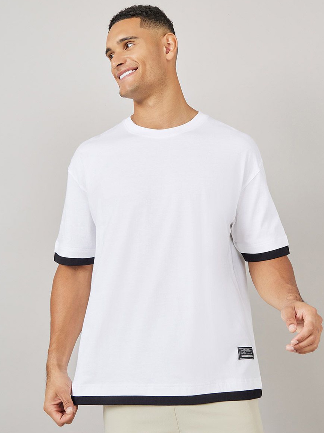 

Styli Men Badge Detailed Contrast Panel Oversized T Shirt, White