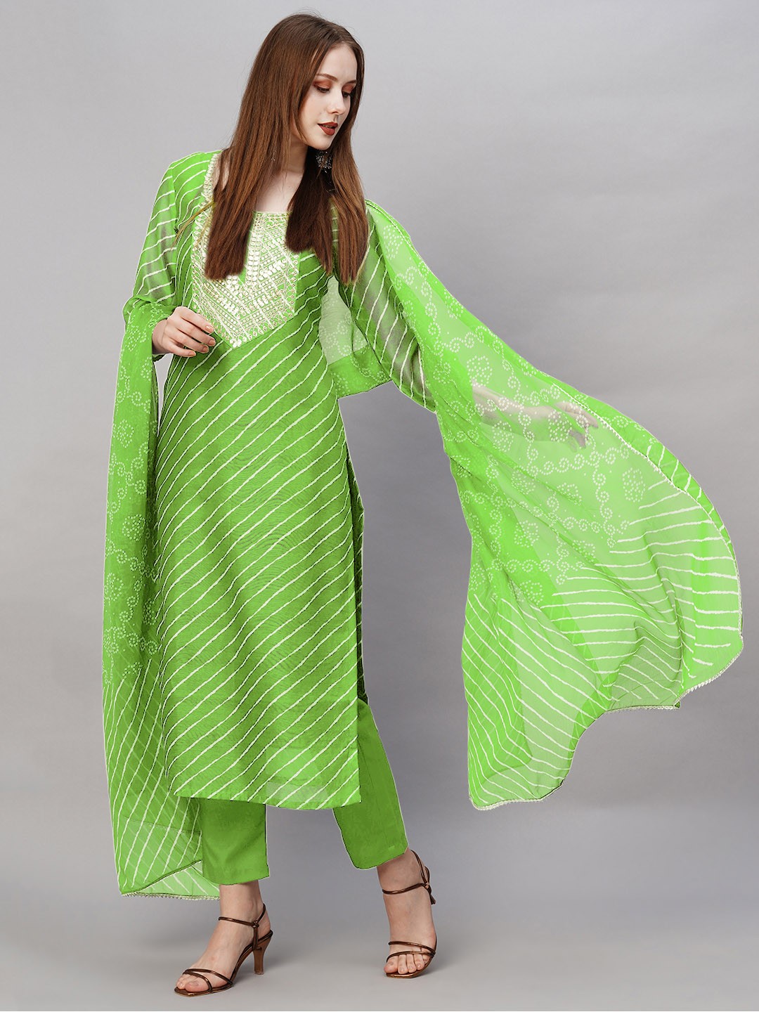 

KALINI Leheriya Embroidered Regular Mirror Work Straight Kurta Set, Green