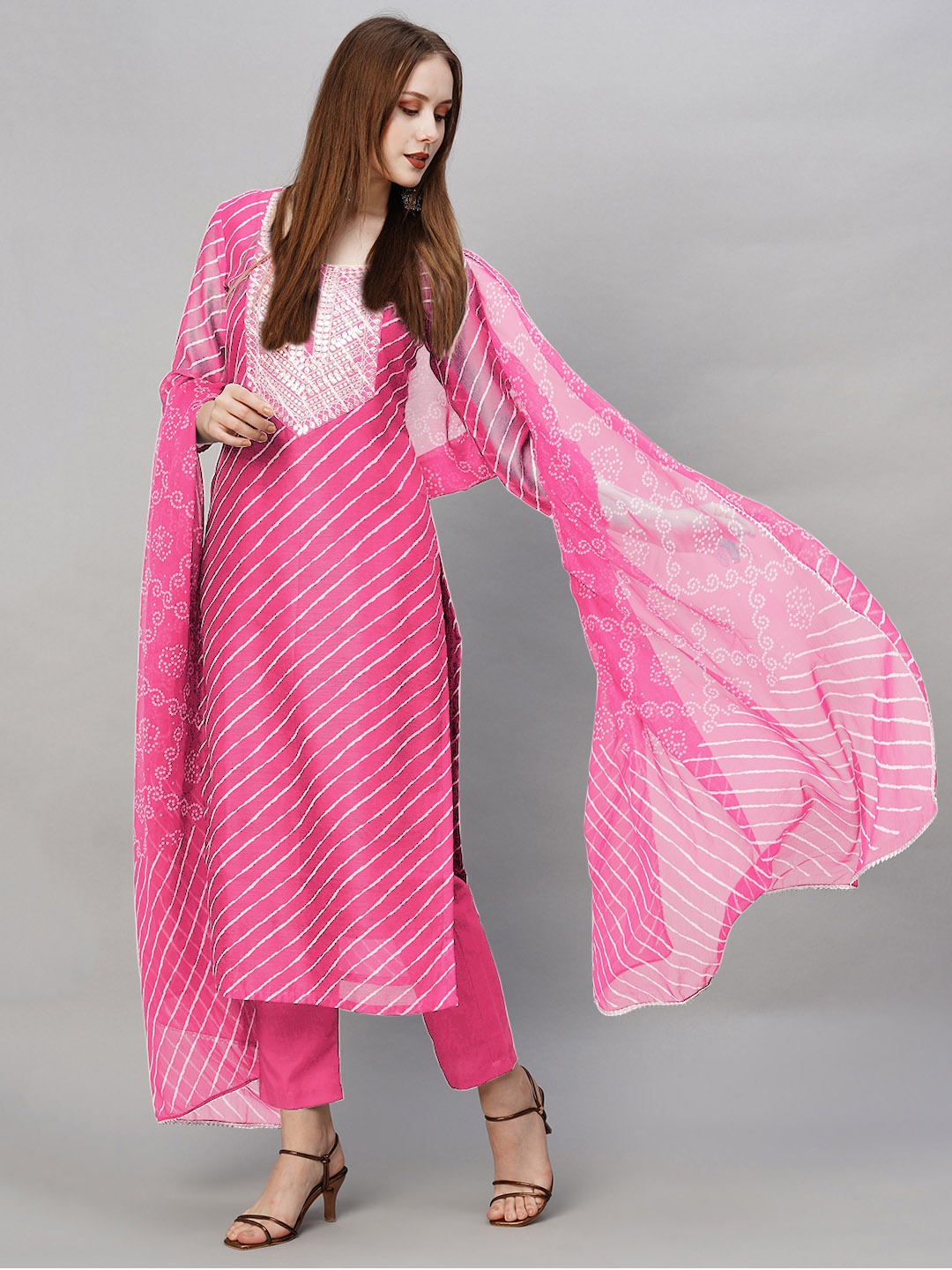 

KALINI Leheriya Printed Regular Thread Work Kurta with Trousers & Dupatta, Pink