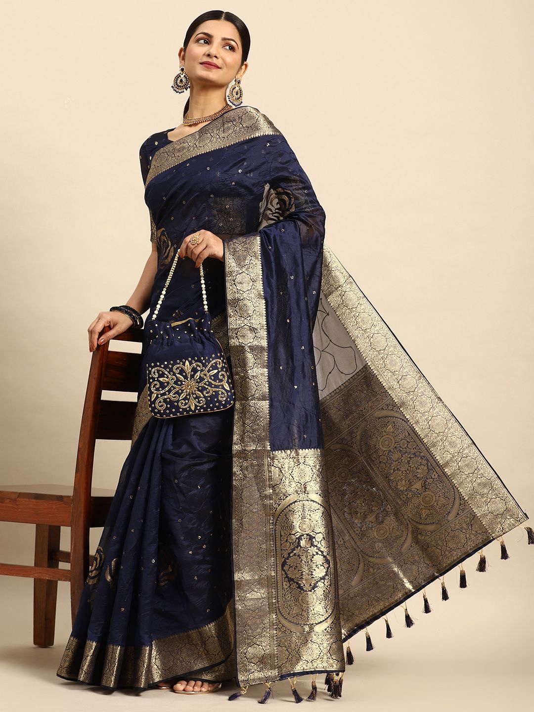 

Ishin Ethnic motif Zari Woven Sequinned Banarasi Saree, Navy blue