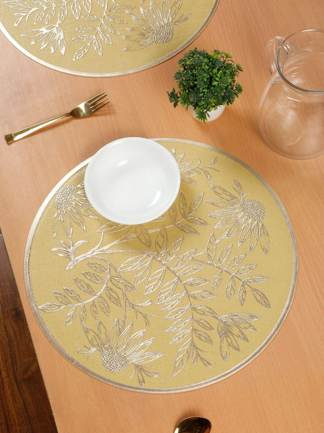 

HOSTA HOMES Brown & Gold Toned 4 Pieces Round Table Placemats