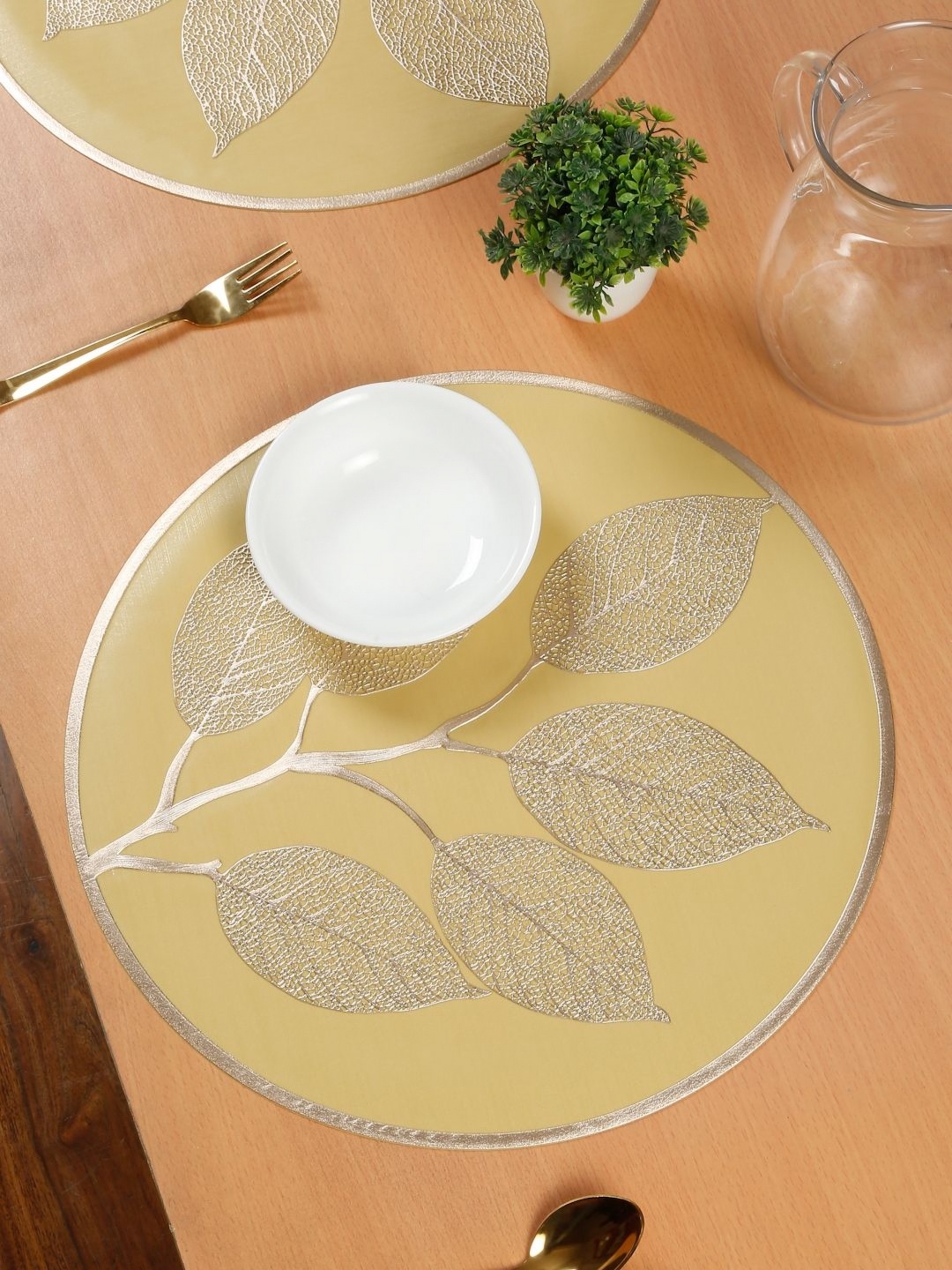 

HOSTA HOMES Brown & Gold Toned 2 Pieces Round Table Placemats