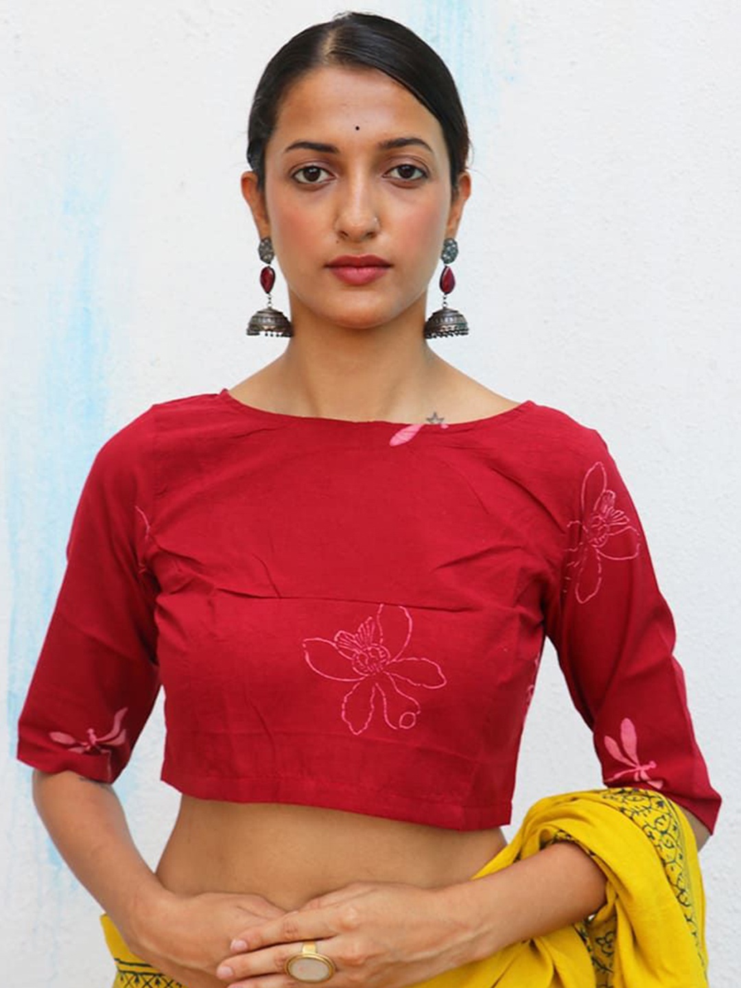 

Chidiyaa Printed Boat Neck Cotton Short Sleeve Saree Blouse, Red