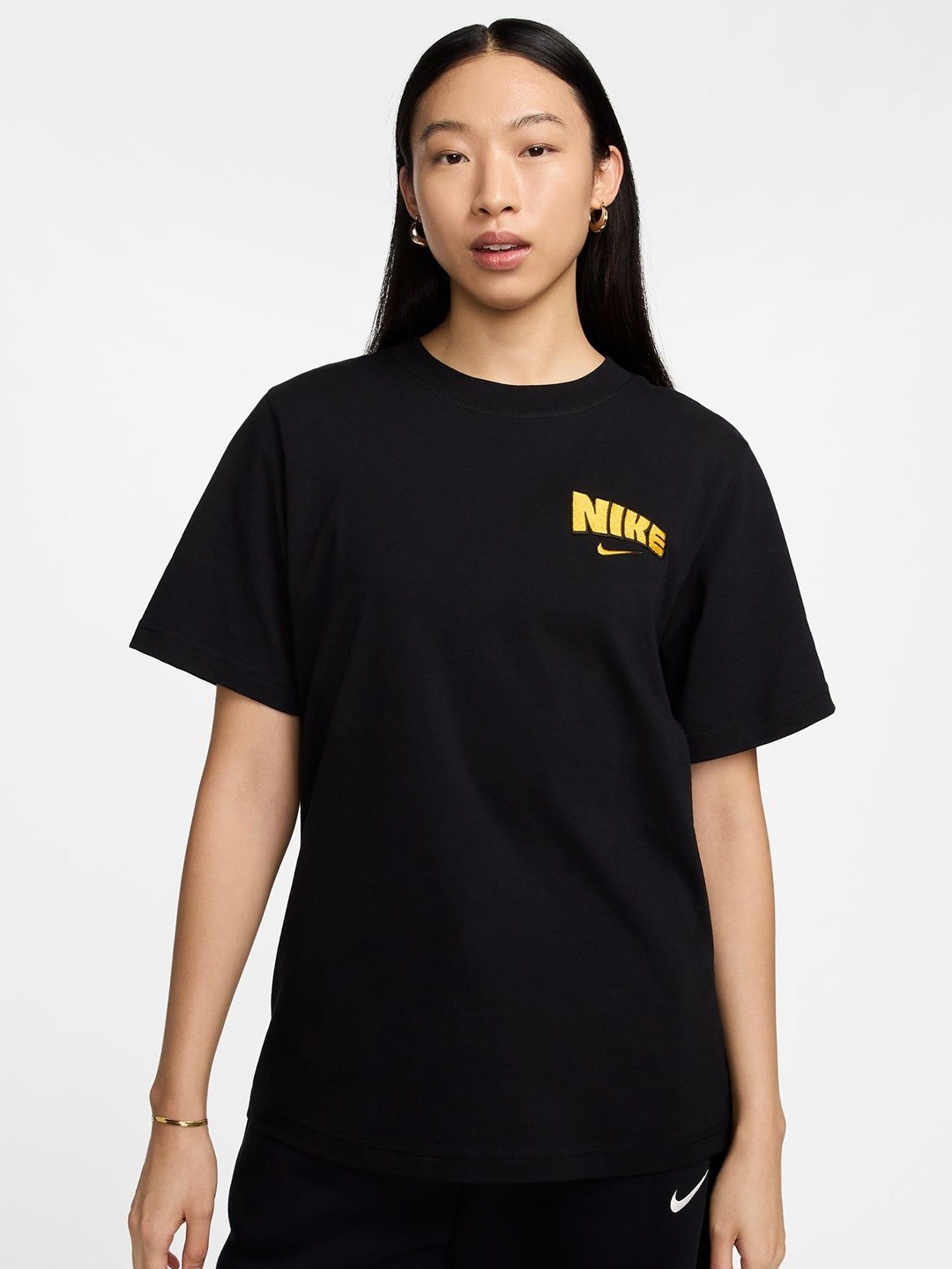 

Nike Sportswear Women's Loose Short-Sleeve T-Shirt, Black