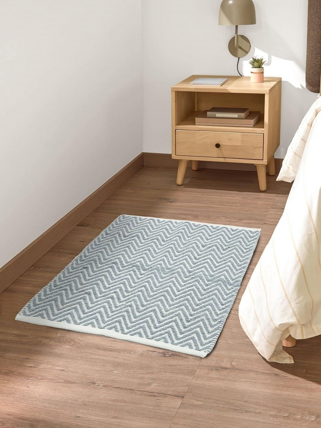 

THE HOME TALK Grey & White 1450 GSM Cotton Bath Rugs