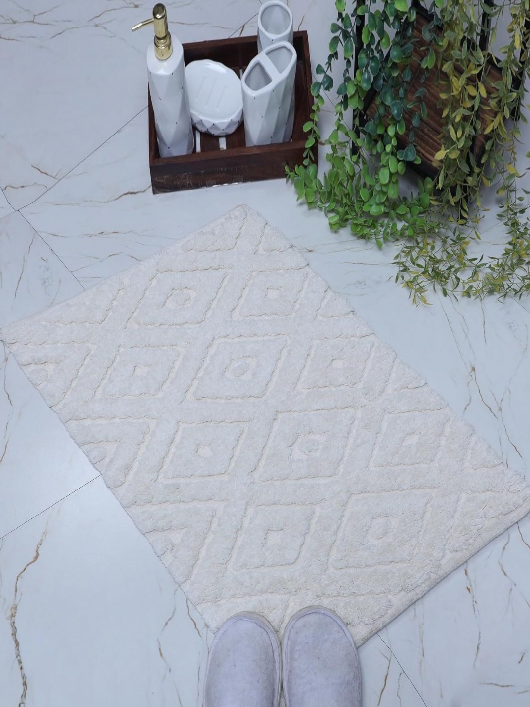 

THE HOME TALK Off White Cotton Anti Skid Bath Rugs