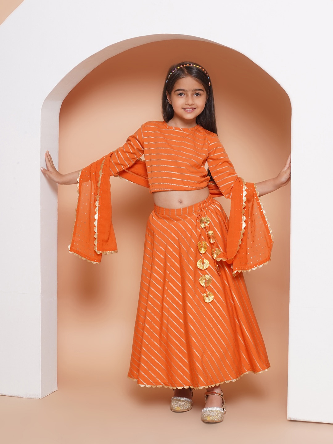 

AHALYAA KIDS Girls Printed Ready to Wear Lehenga & Blouse With Dupatta, Orange